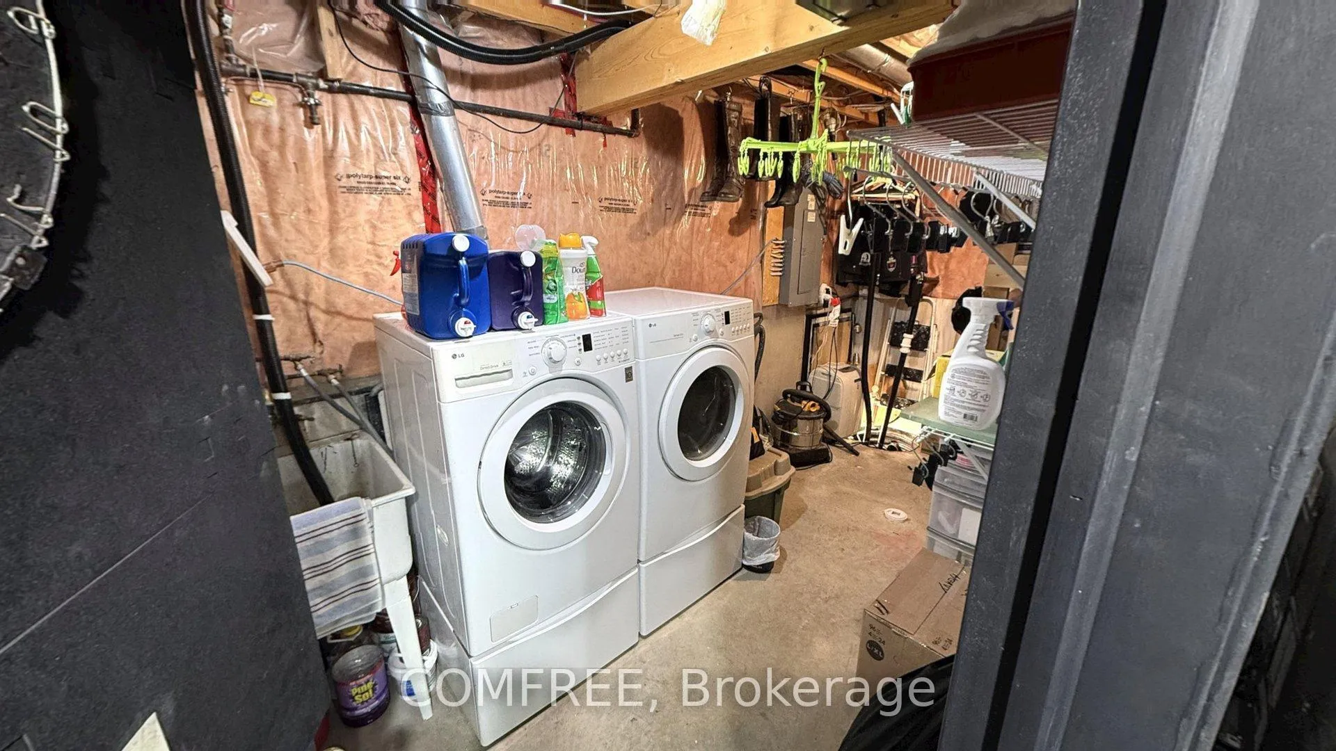 Photo 16 of 33 Regal Drive, Chatham-Kent, Tilbury — HOMEH
