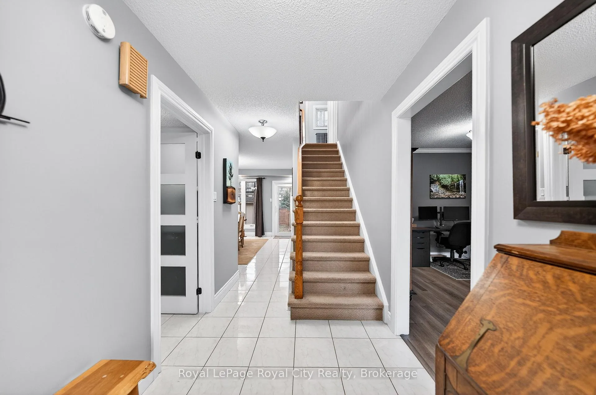 Photo 3 of 361 Stephanie Drive, Guelph, Willow West/Sugarbush/West Acres — HOMEH