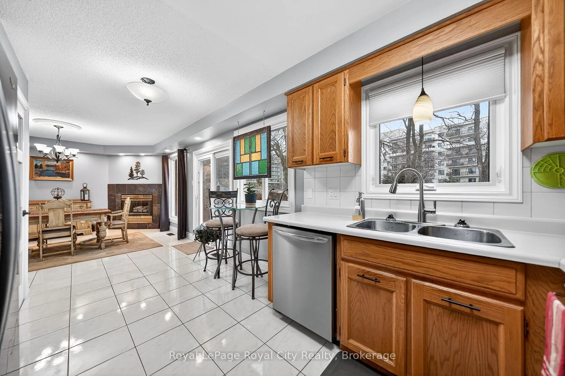 Photo 9 of 361 Stephanie Drive, Guelph, Willow West/Sugarbush/West Acres — HOMEH
