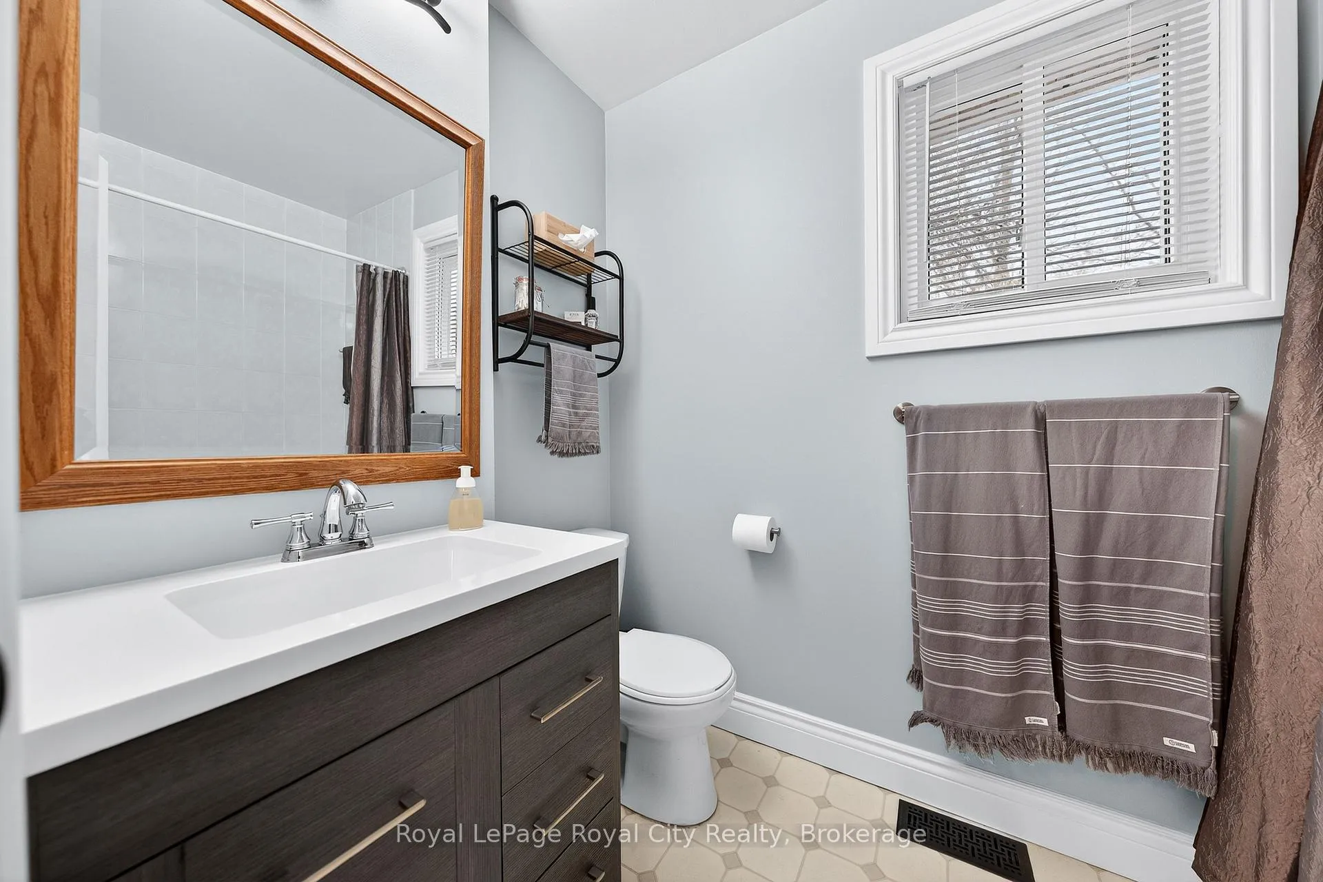 Photo 22 of 361 Stephanie Drive, Guelph, Willow West/Sugarbush/West Acres — HOMEH