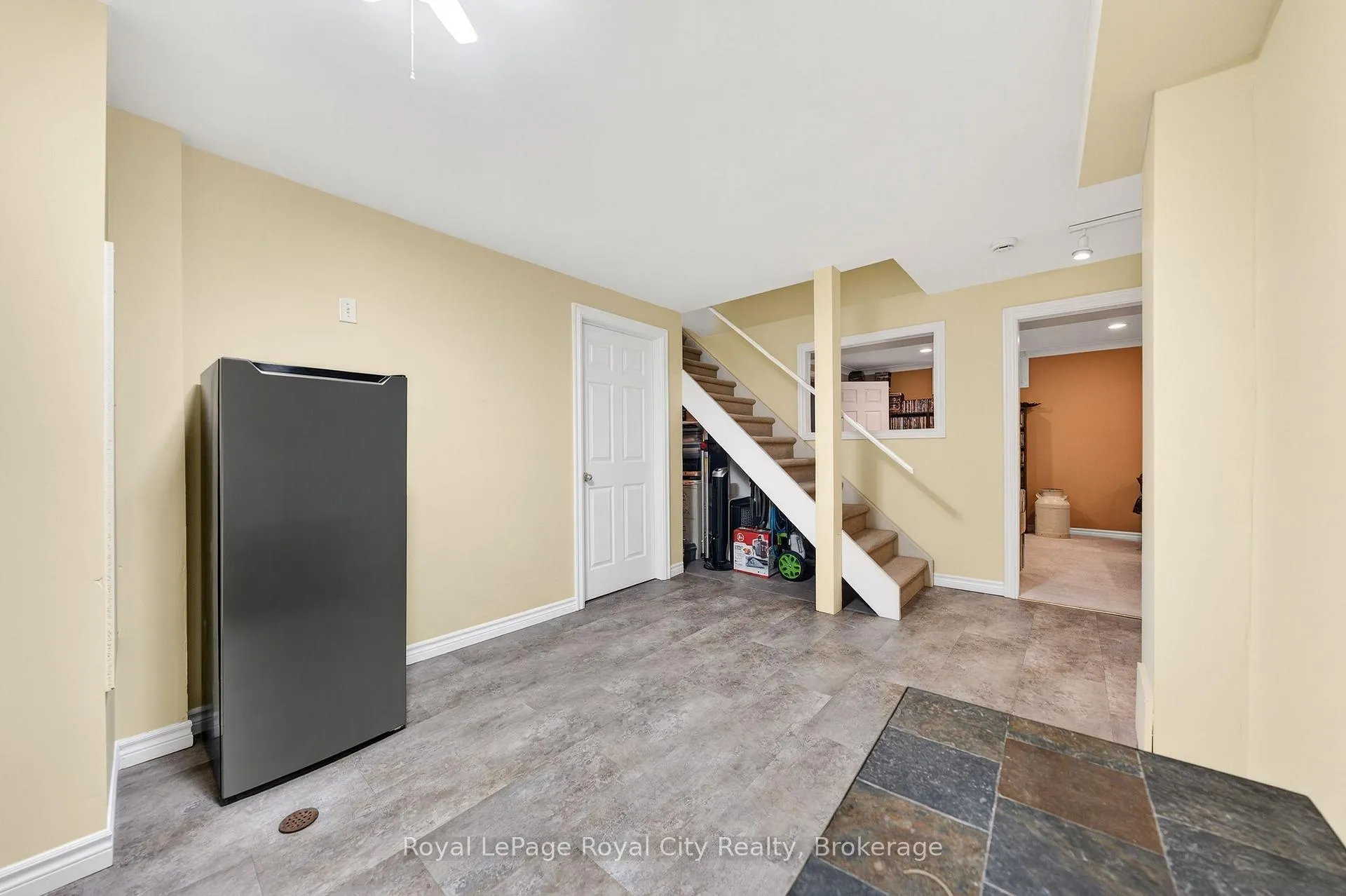 Photo 23 of 361 Stephanie Drive, Guelph, Willow West/Sugarbush/West Acres — HOMEH