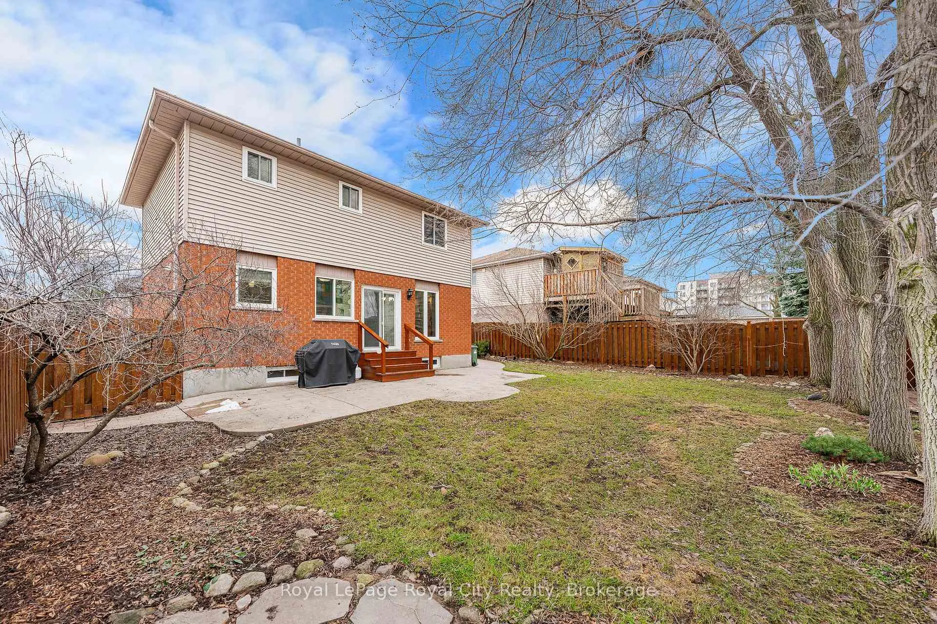 Photo 31 of 361 Stephanie Drive, Guelph, Willow West/Sugarbush/West Acres — HOMEH