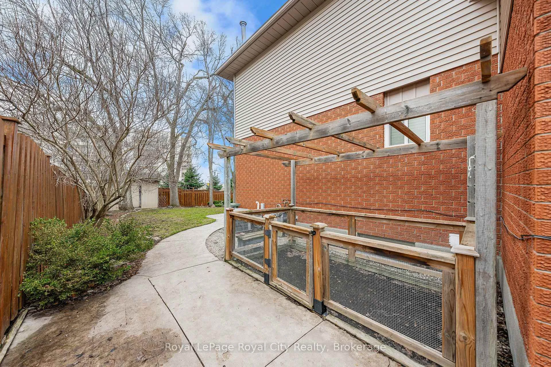 Photo 32 of 361 Stephanie Drive, Guelph, Willow West/Sugarbush/West Acres — HOMEH