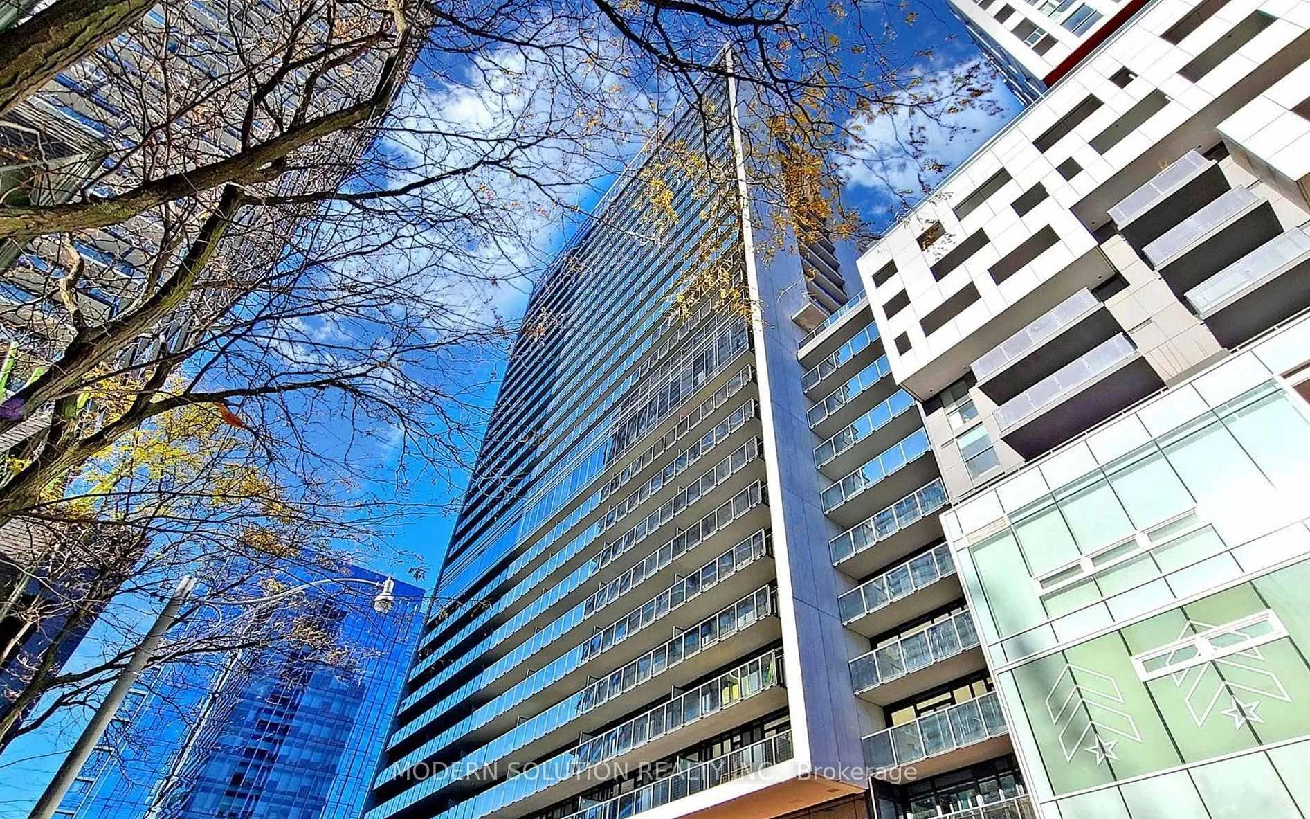 Front of Unit 1515, 330 Richmond Street W
