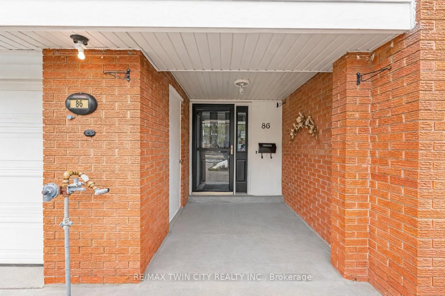 Photo 3 of 86 Overlea Drive, Kitchener — HOMEH