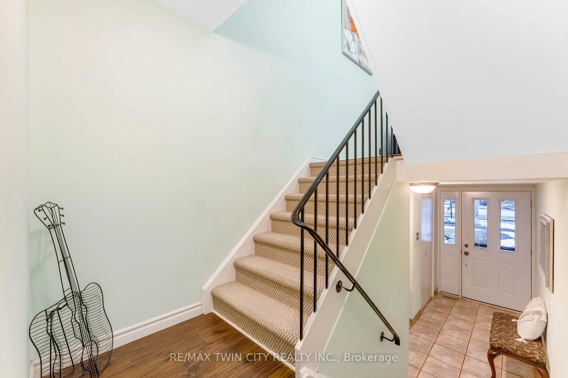 Photo 13 of 86 Overlea Drive, Kitchener — HOMEH