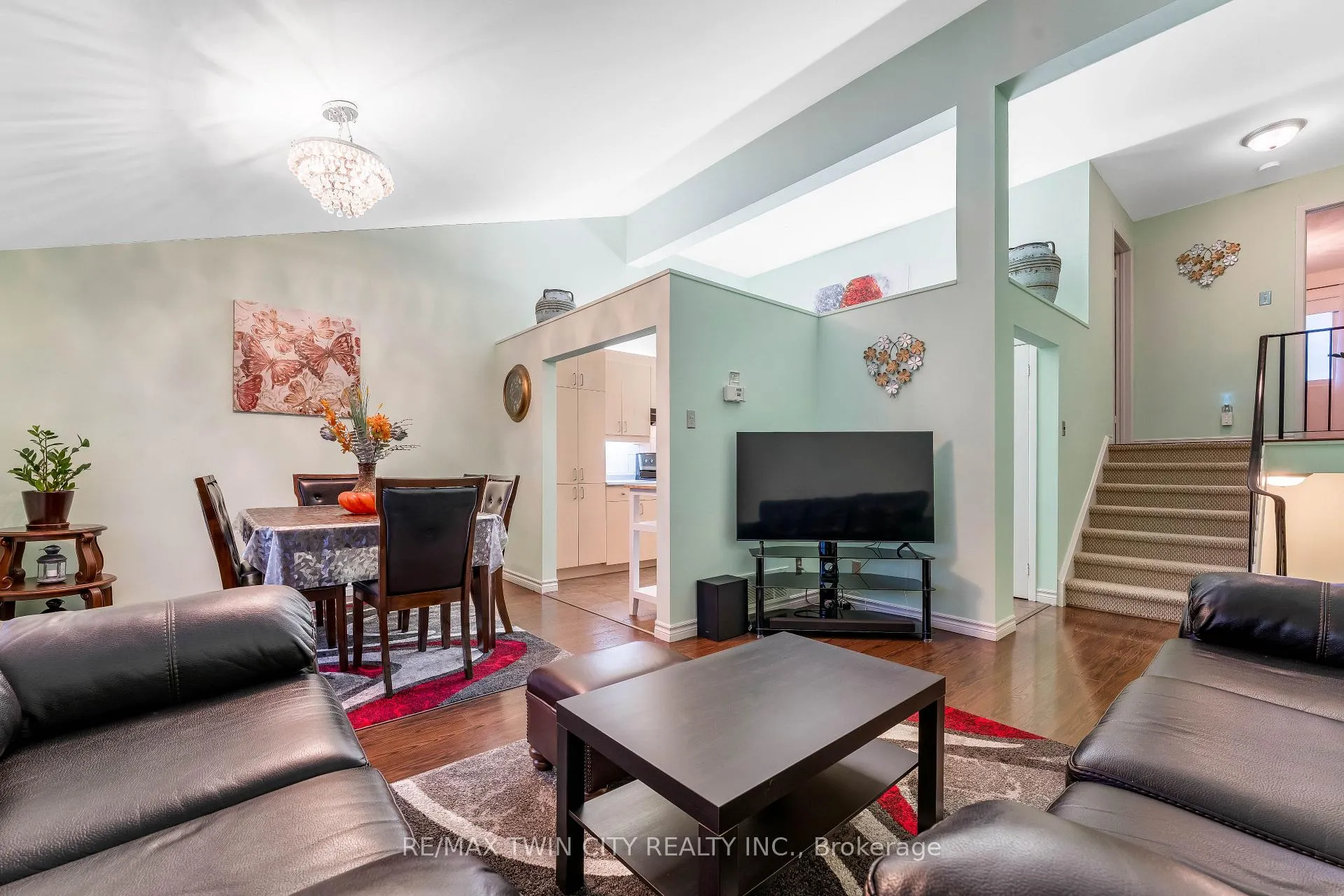 Photo 15 of 86 Overlea Drive, Kitchener — HOMEH