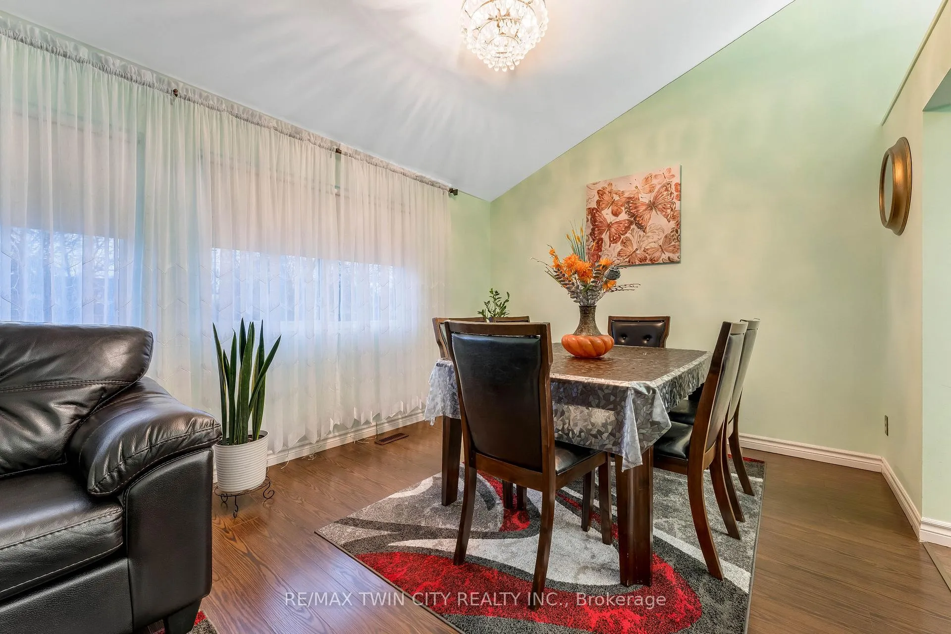 Photo 17 of 86 Overlea Drive, Kitchener — HOMEH