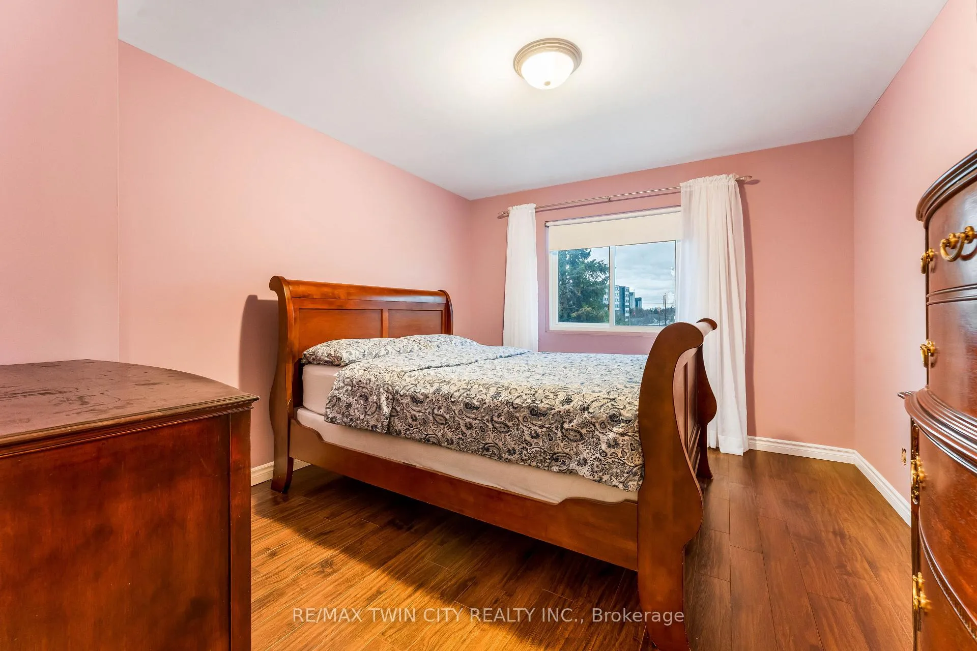 Photo 27 of 86 Overlea Drive, Kitchener — HOMEH