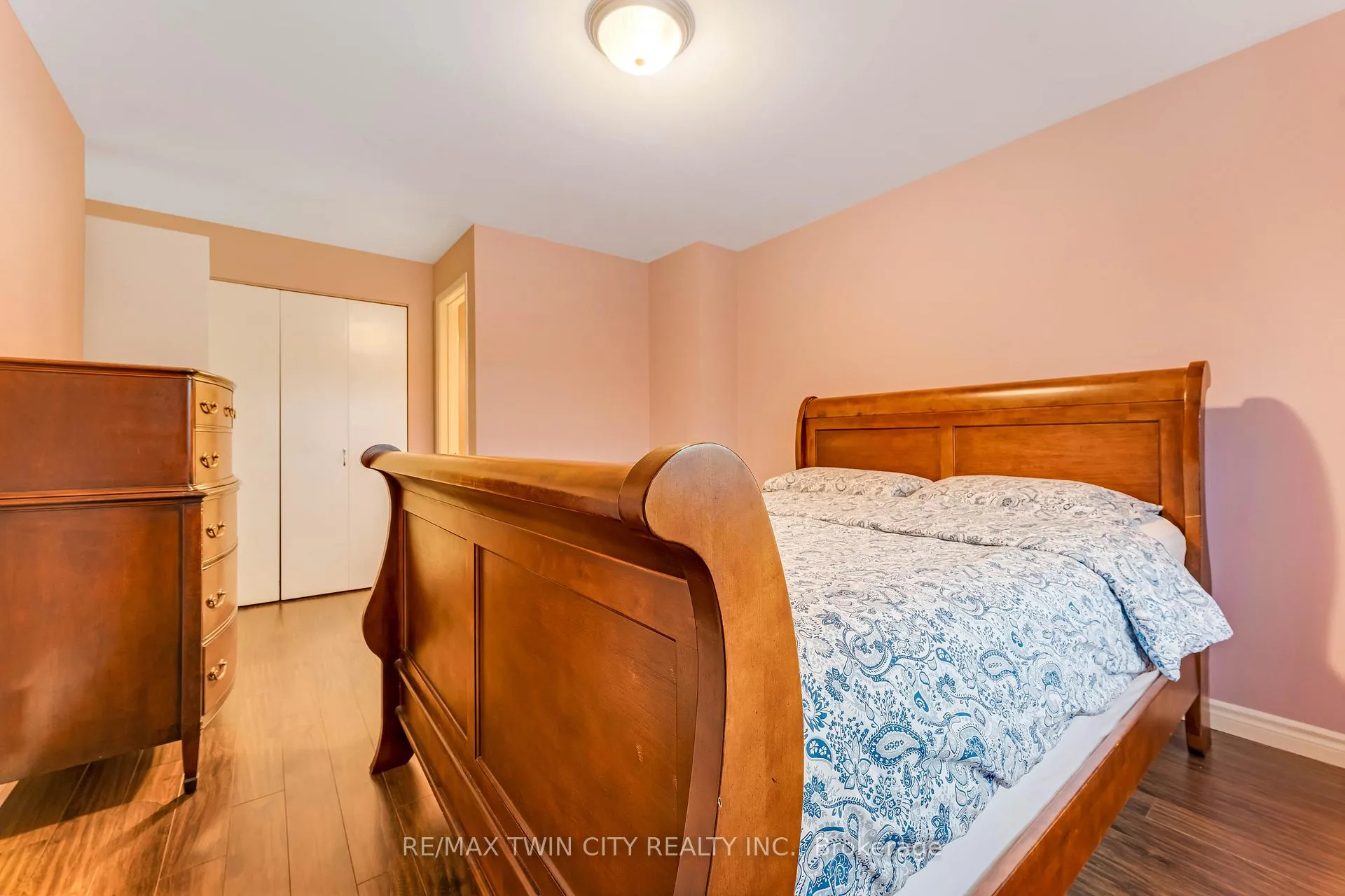 Photo 28 of 86 Overlea Drive, Kitchener — HOMEH