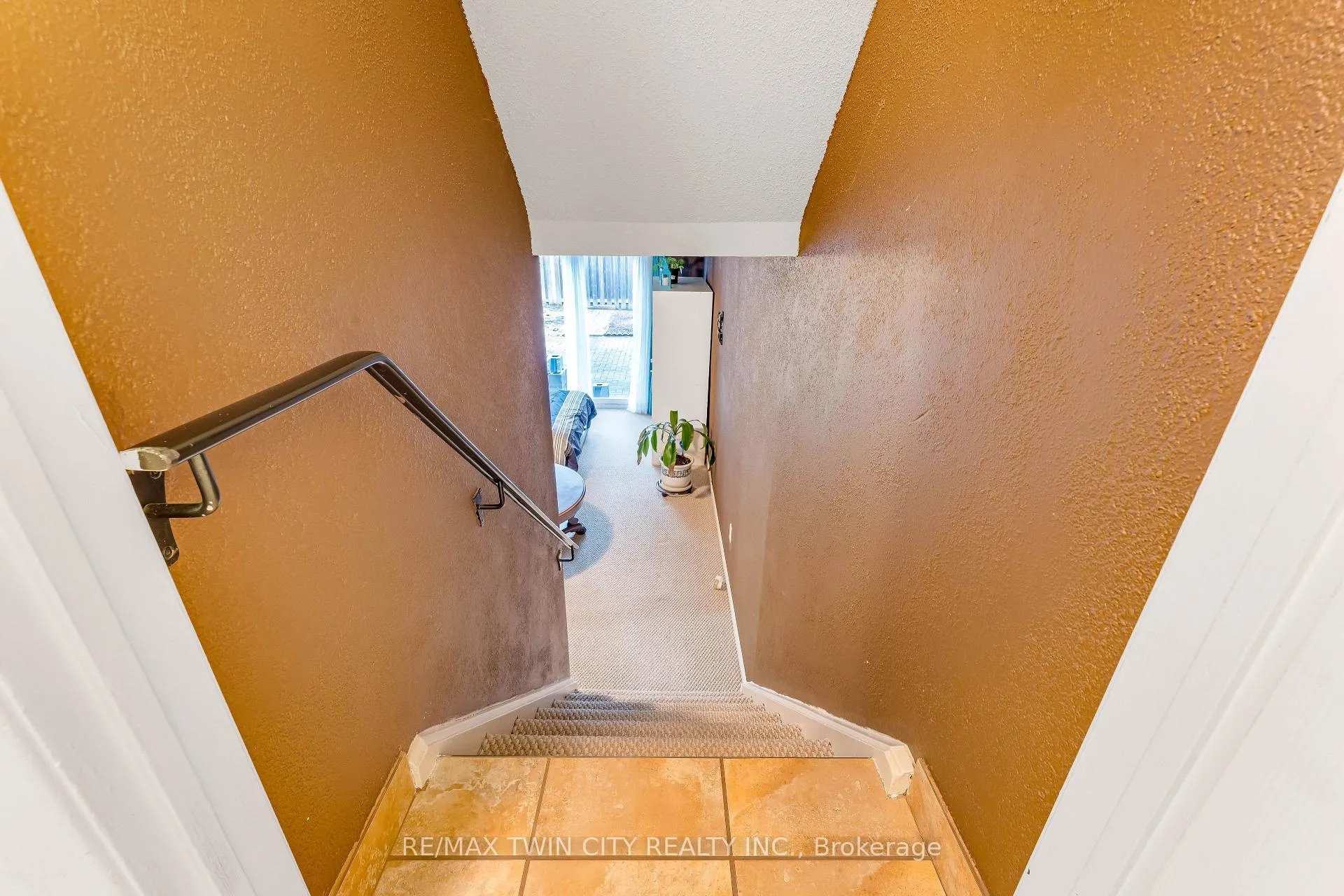 Photo 34 of 86 Overlea Drive, Kitchener — HOMEH