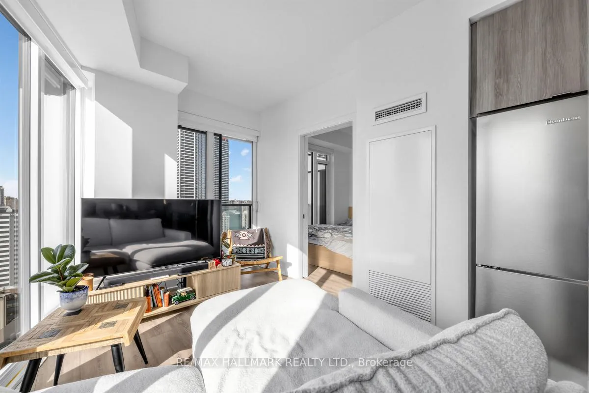 Photo 8 of Unit 2508, 575 Bloor Street E, Toronto, North St. James Town — HOMEH