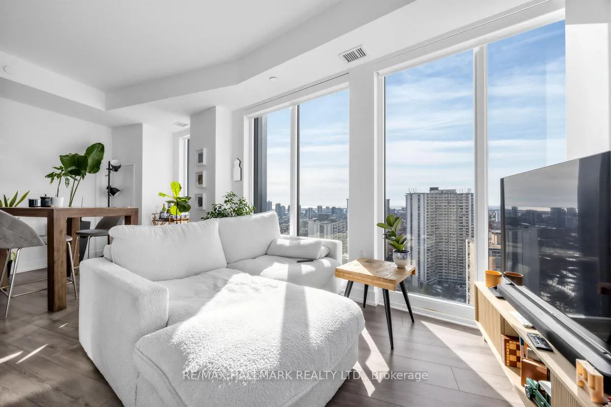 Photo 10 of Unit 2508, 575 Bloor Street E, Toronto, North St. James Town — HOMEH