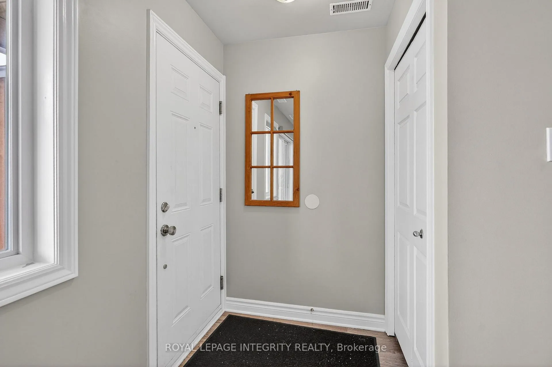 Photo 4 of Unit E, 156 Waterbridge Drive E, Ottawa, Barrhaven East — HOMEH