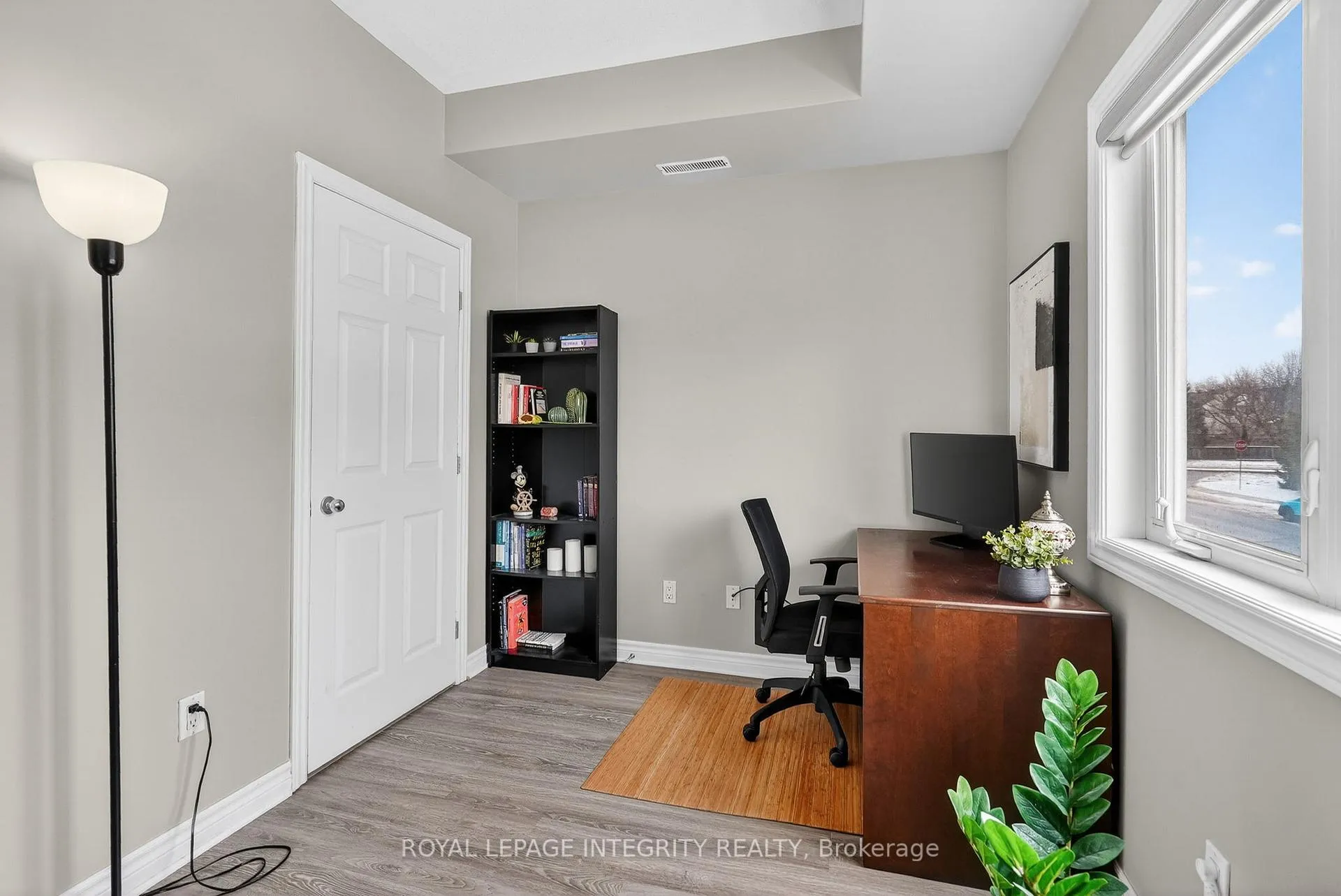 Photo 19 of Unit E, 156 Waterbridge Drive E, Ottawa, Barrhaven East — HOMEH