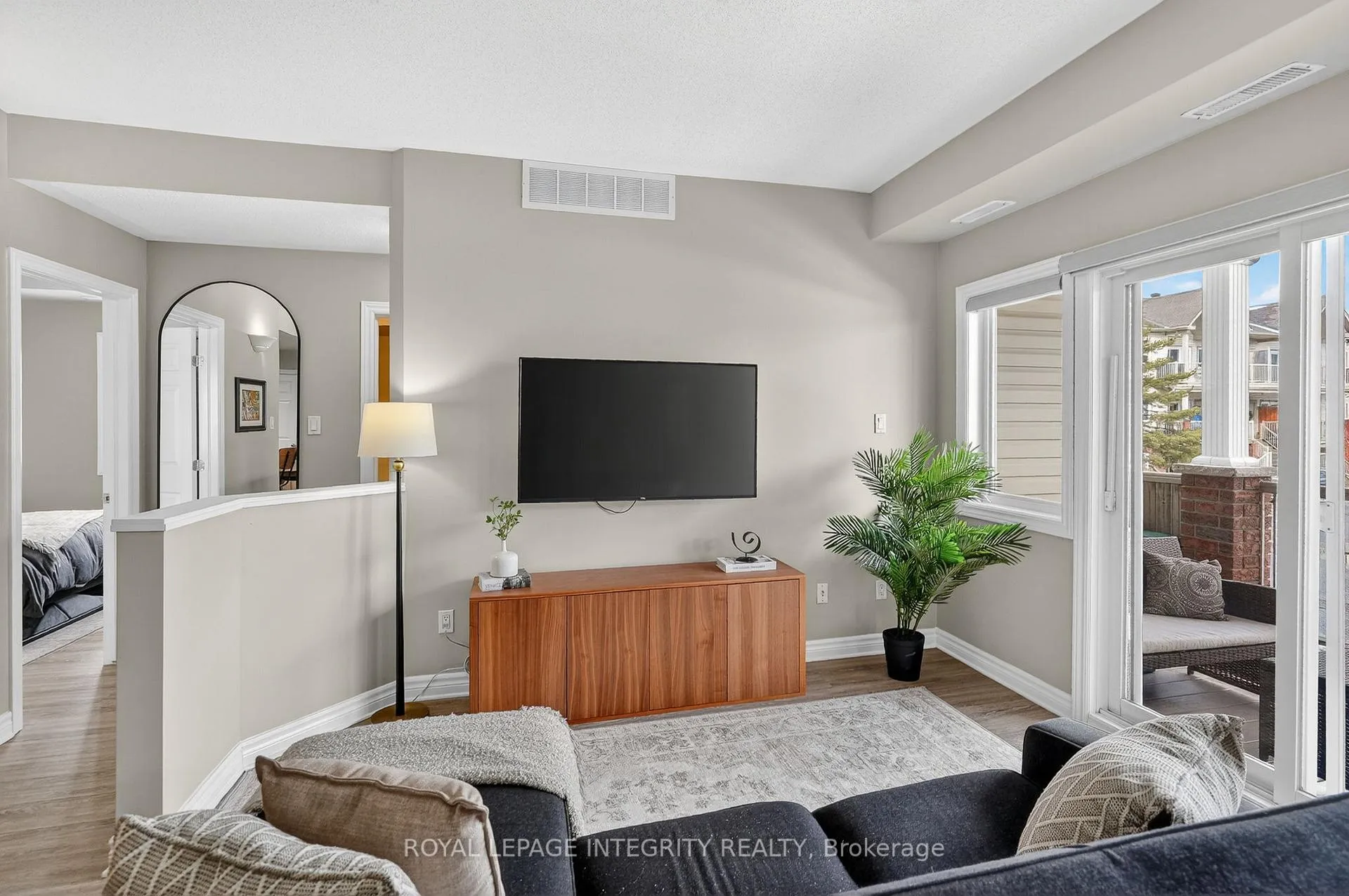 Photo 22 of Unit E, 156 Waterbridge Drive E, Ottawa, Barrhaven East — HOMEH