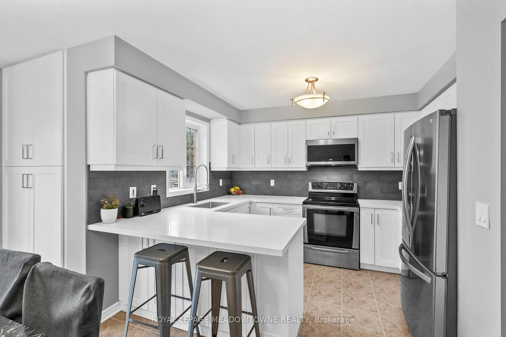 Photo 9 of 356 Bussel Crescent, Milton, Clarke — HOMEH