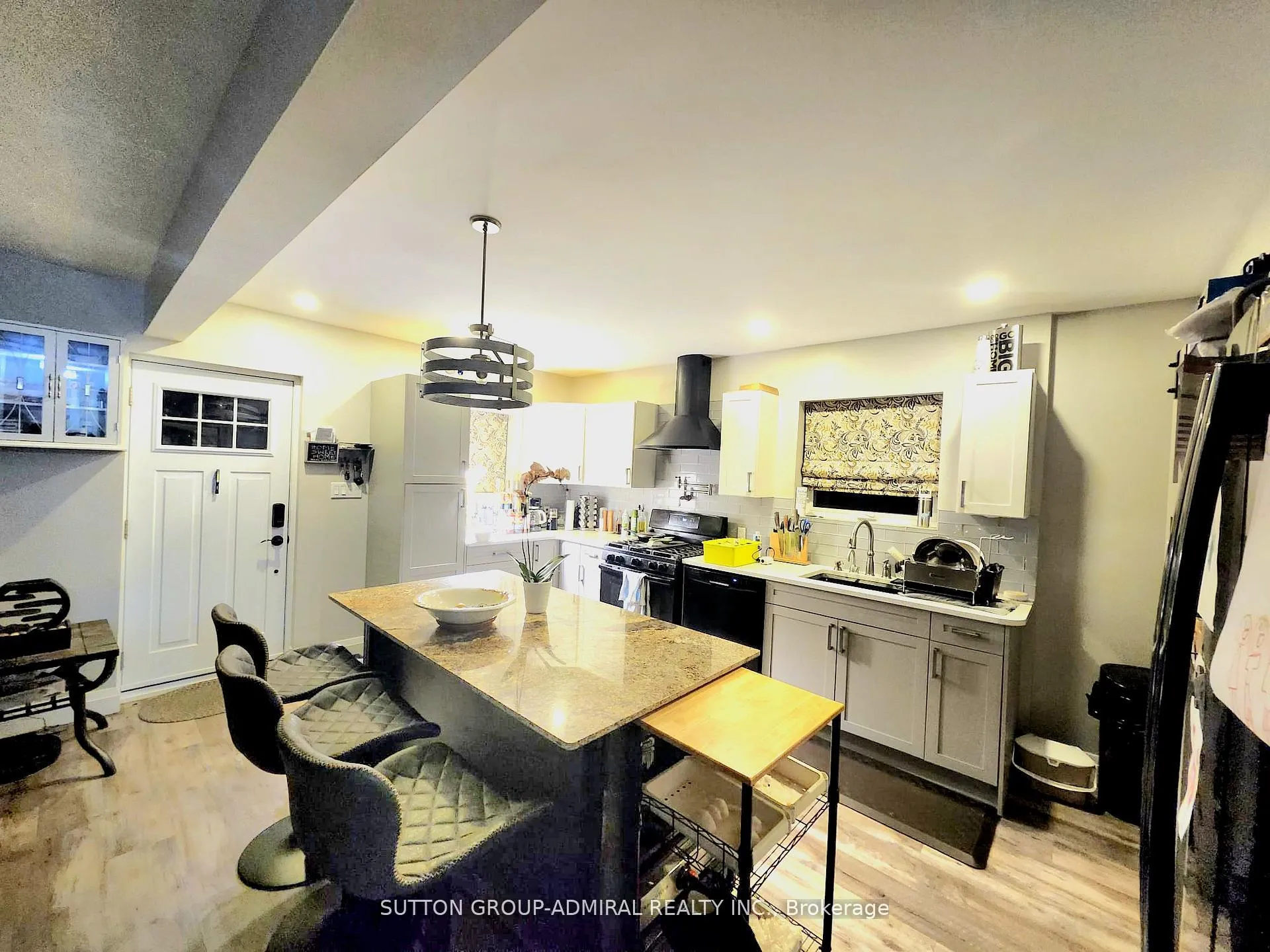 Photo 3 of 602 Dean Avenue, Oshawa, Donevan — HOMEH