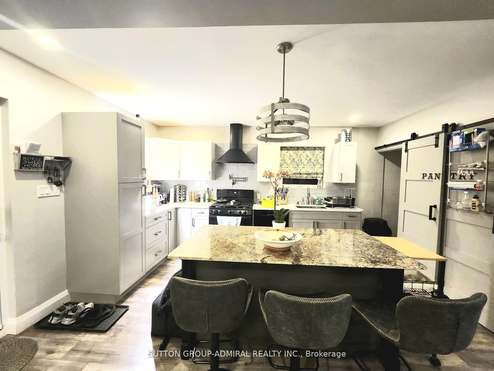 Photo 4 of 602 Dean Avenue, Oshawa, Donevan — HOMEH