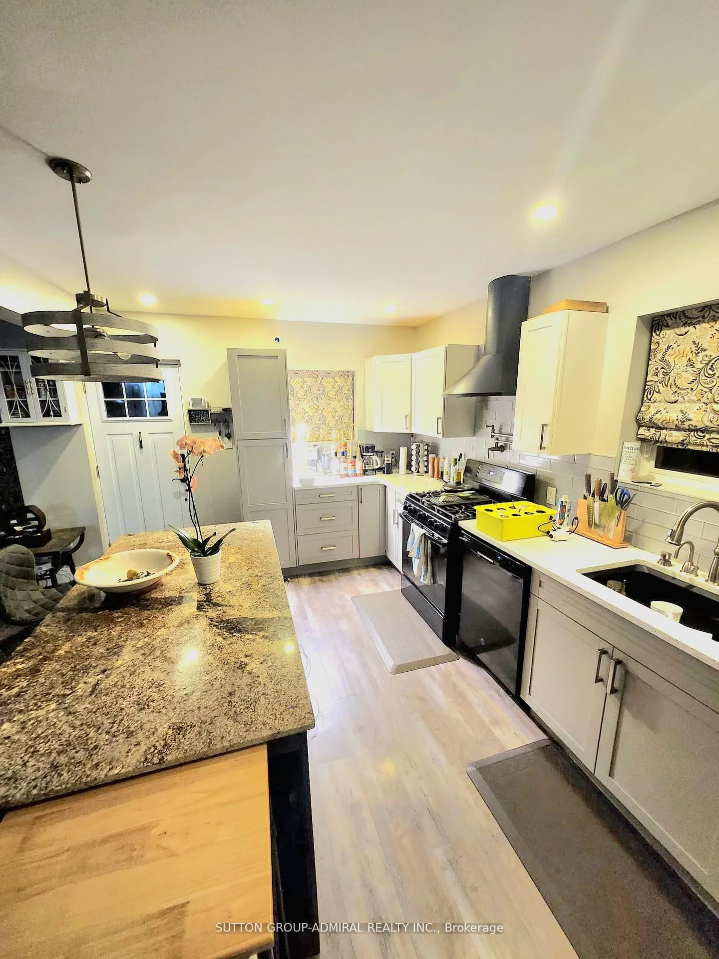 Photo 5 of 602 Dean Avenue, Oshawa, Donevan — HOMEH