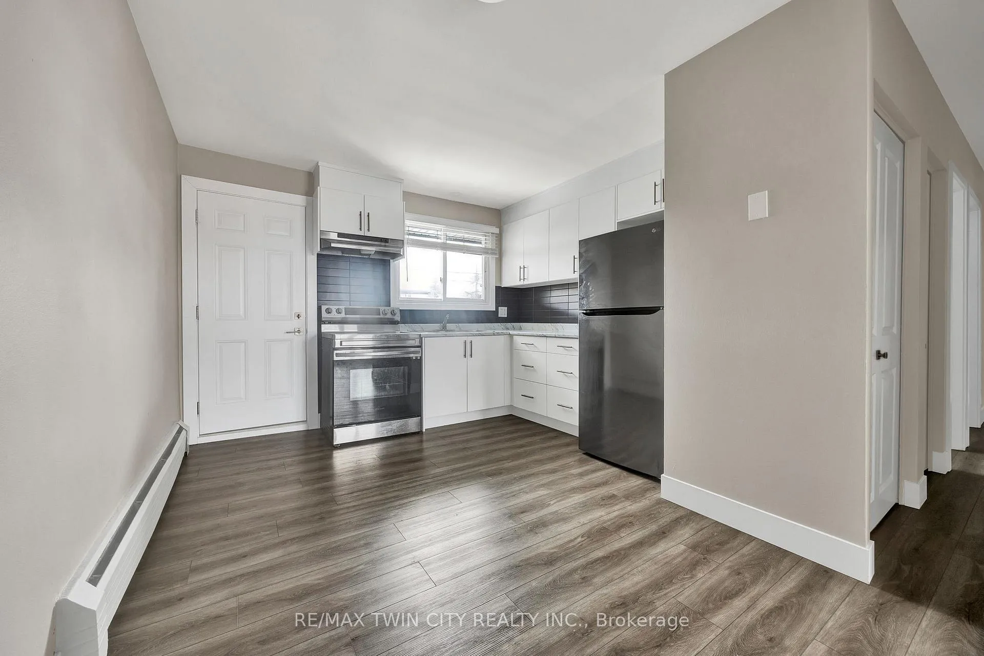 Photo 5 of 66 Barbara Crescent, Kitchener — HOMEH