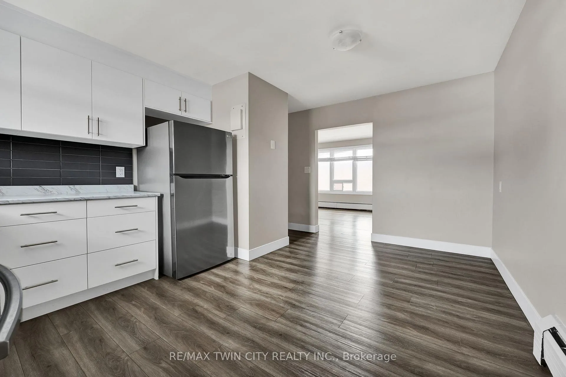 Photo 6 of 66 Barbara Crescent, Kitchener — HOMEH