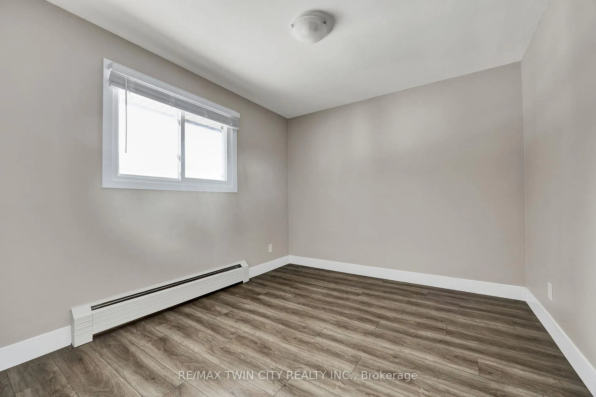 Photo 10 of 66 Barbara Crescent, Kitchener — HOMEH