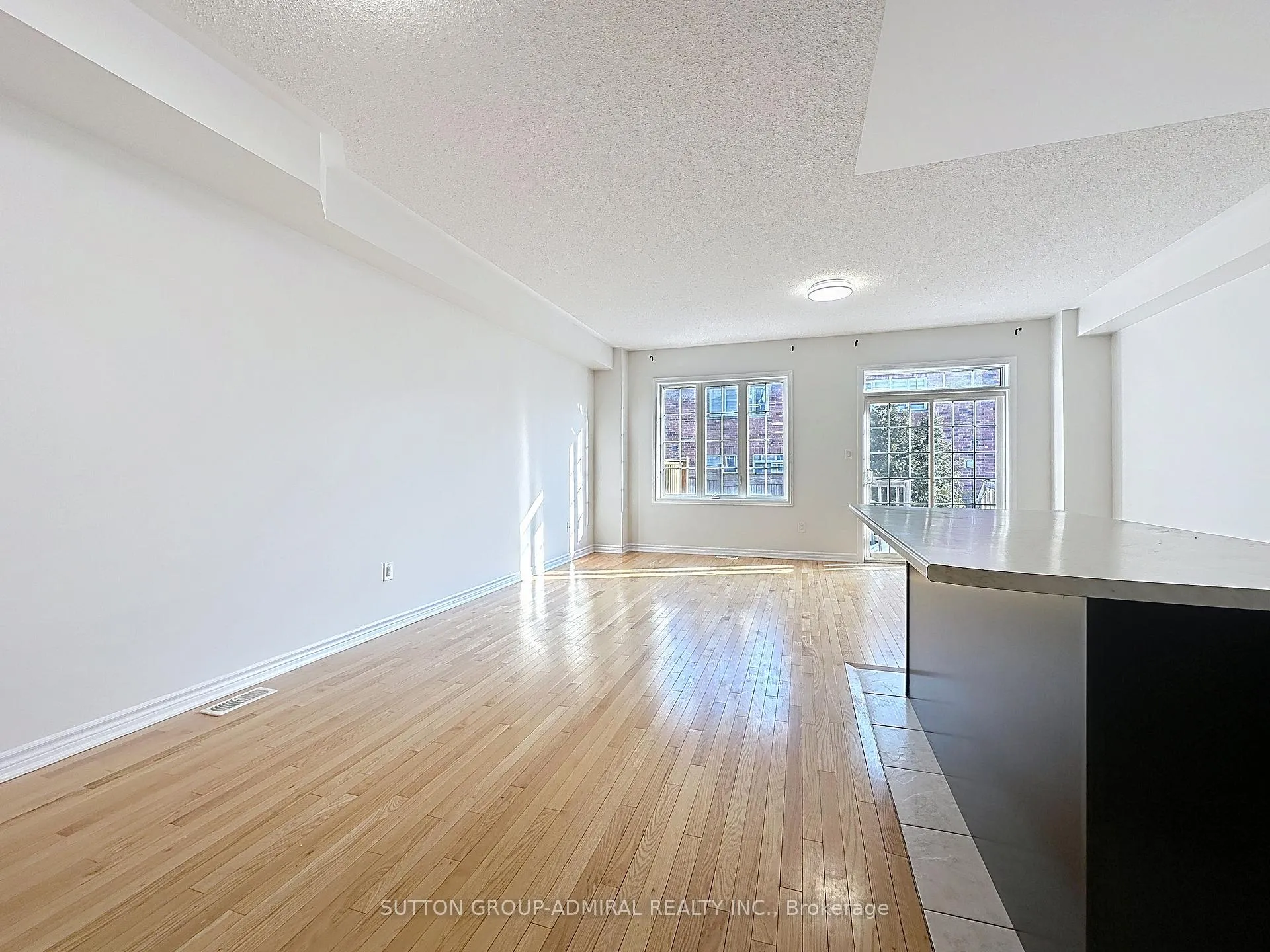 Photo 4 of Unit 14, 8777 Dufferin Street, Vaughan, Patterson — HOMEH