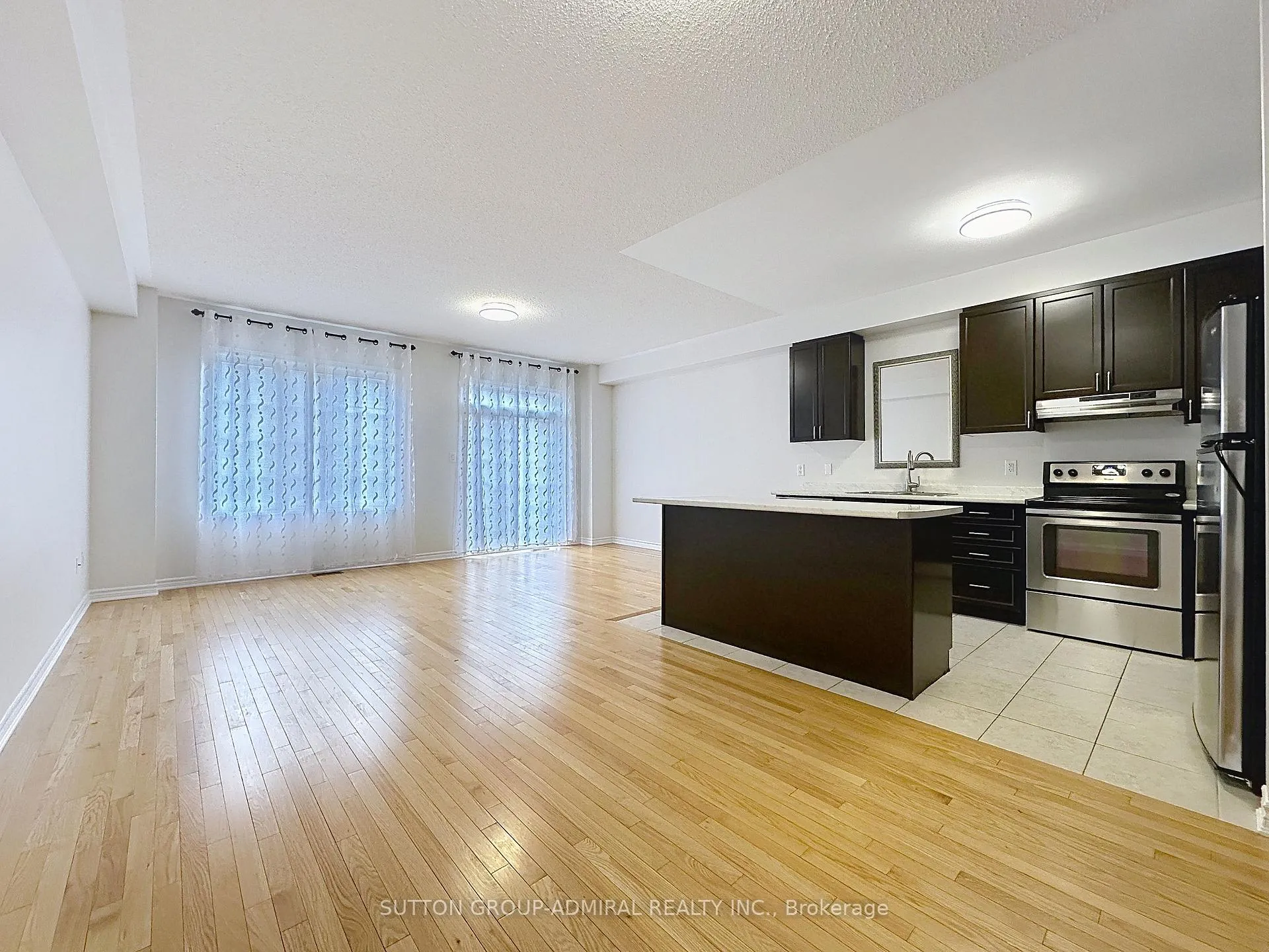 Photo 5 of Unit 14, 8777 Dufferin Street, Vaughan, Patterson — HOMEH