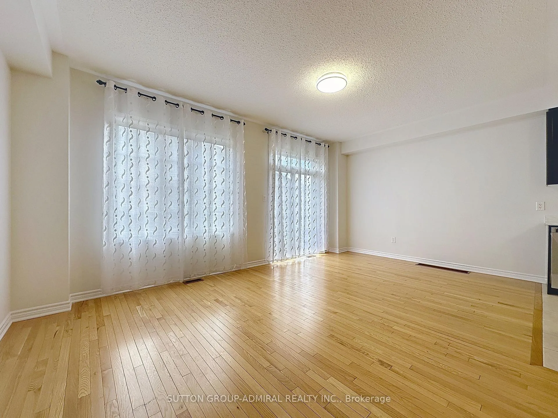 Photo 9 of Unit 14, 8777 Dufferin Street, Vaughan, Patterson — HOMEH