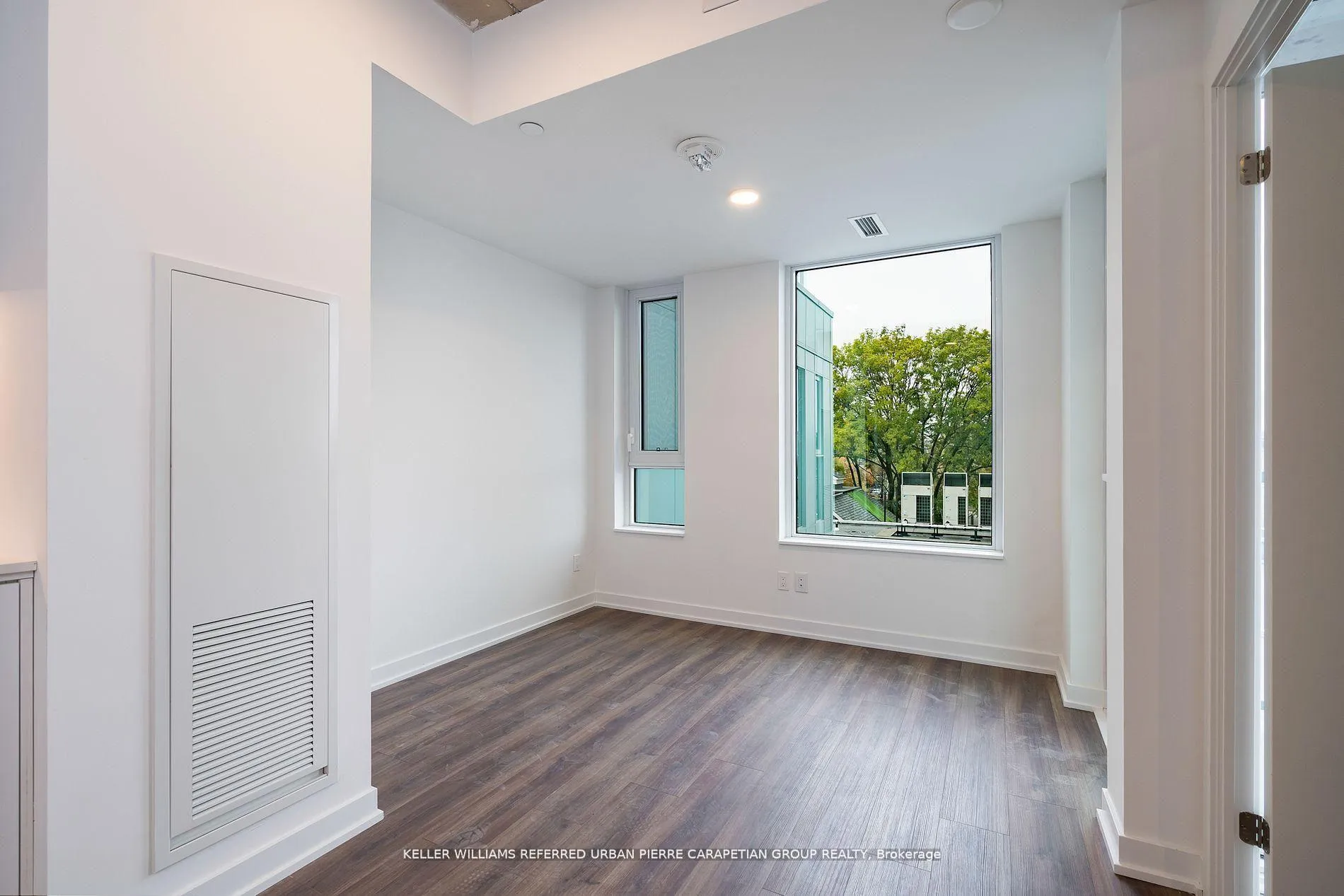 Photo 4 of Unit 407, 57 Brock Avenue, Toronto, Roncesvalles — HOMEH