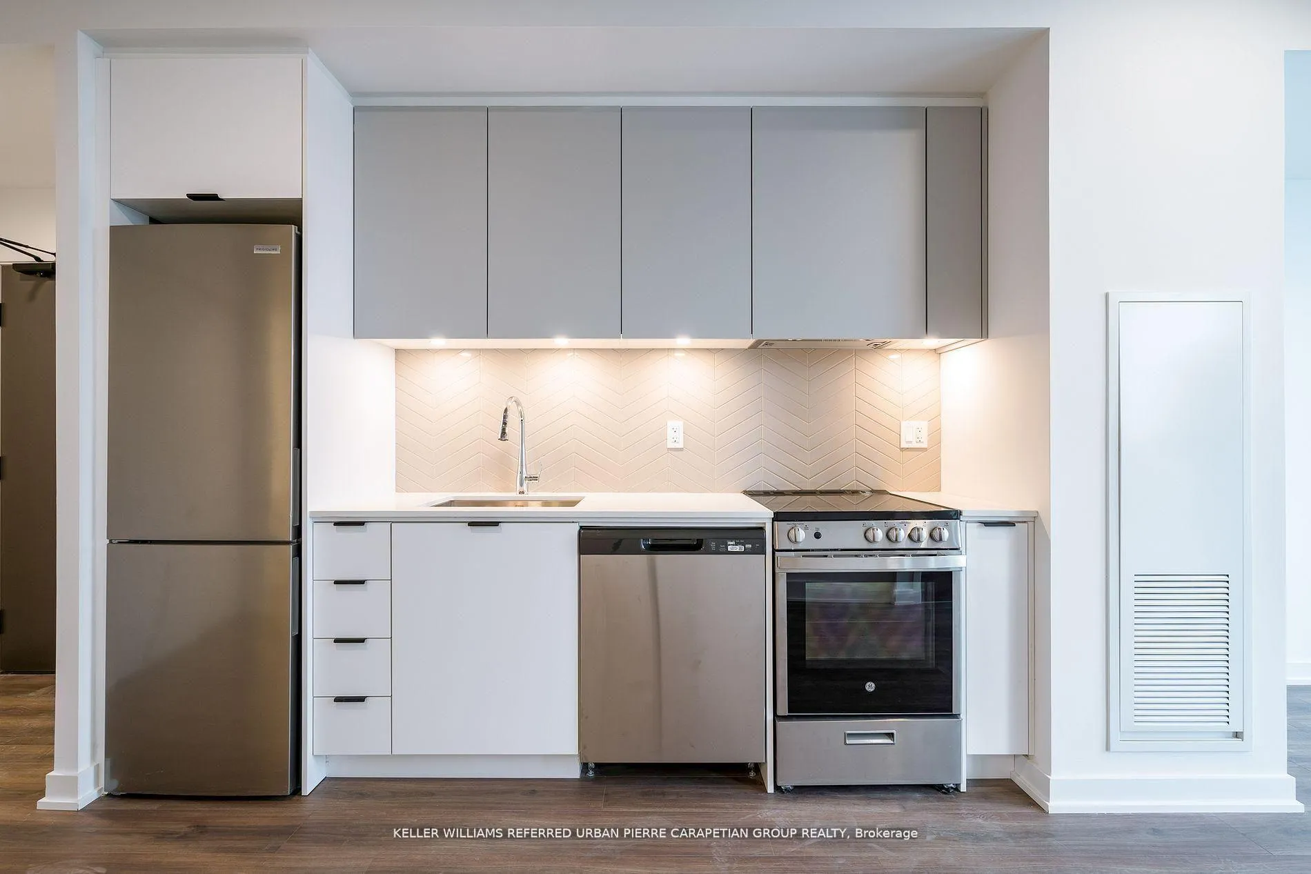 Photo 7 of Unit 407, 57 Brock Avenue, Toronto, Roncesvalles — HOMEH