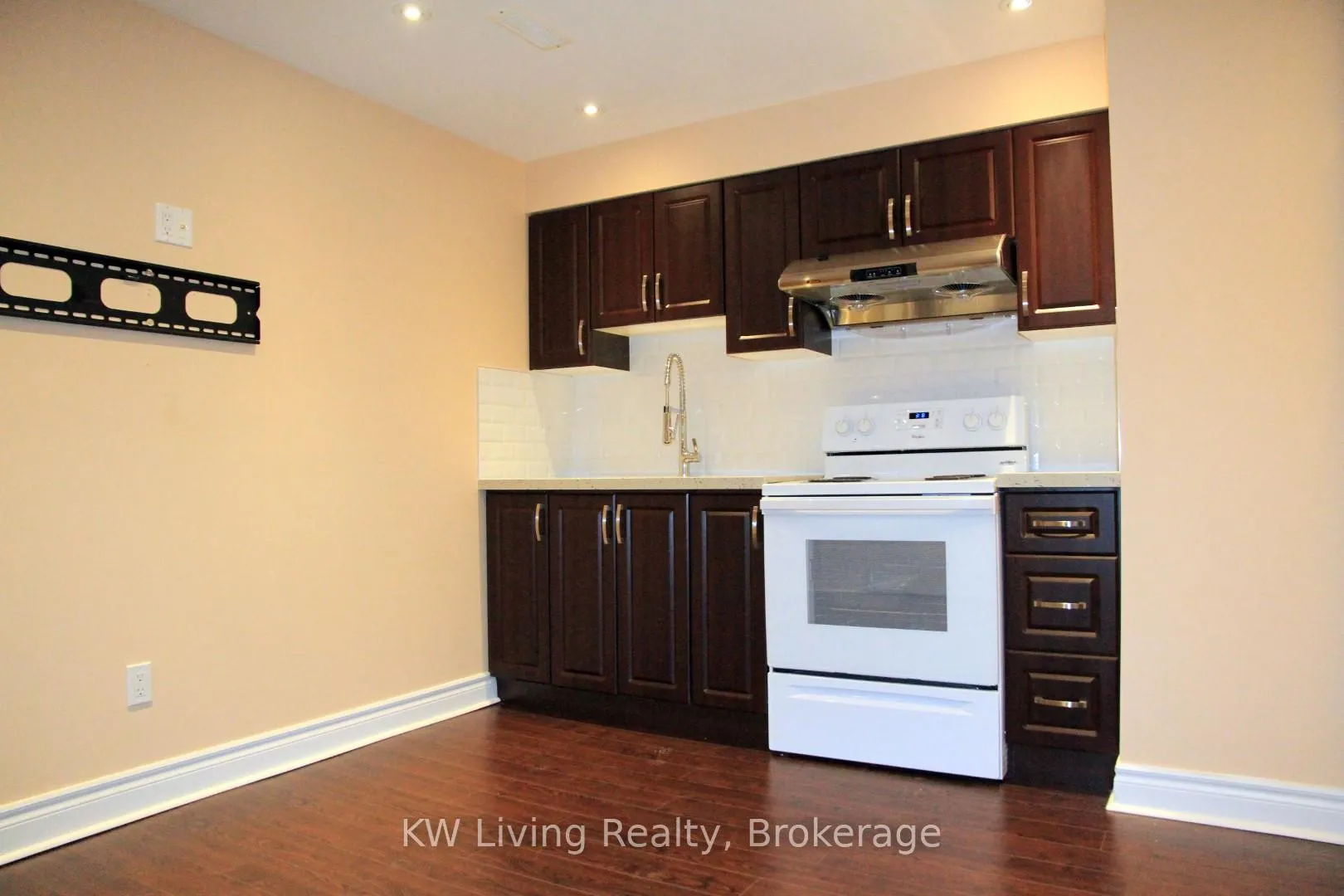Photo 2 of Unit Bsmt, 62 Jackson Eli Way, Markham, Cedarwood — HOMEH