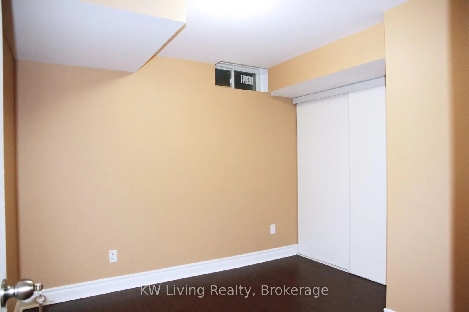 Photo 3 of Unit Bsmt, 62 Jackson Eli Way, Markham, Cedarwood — HOMEH