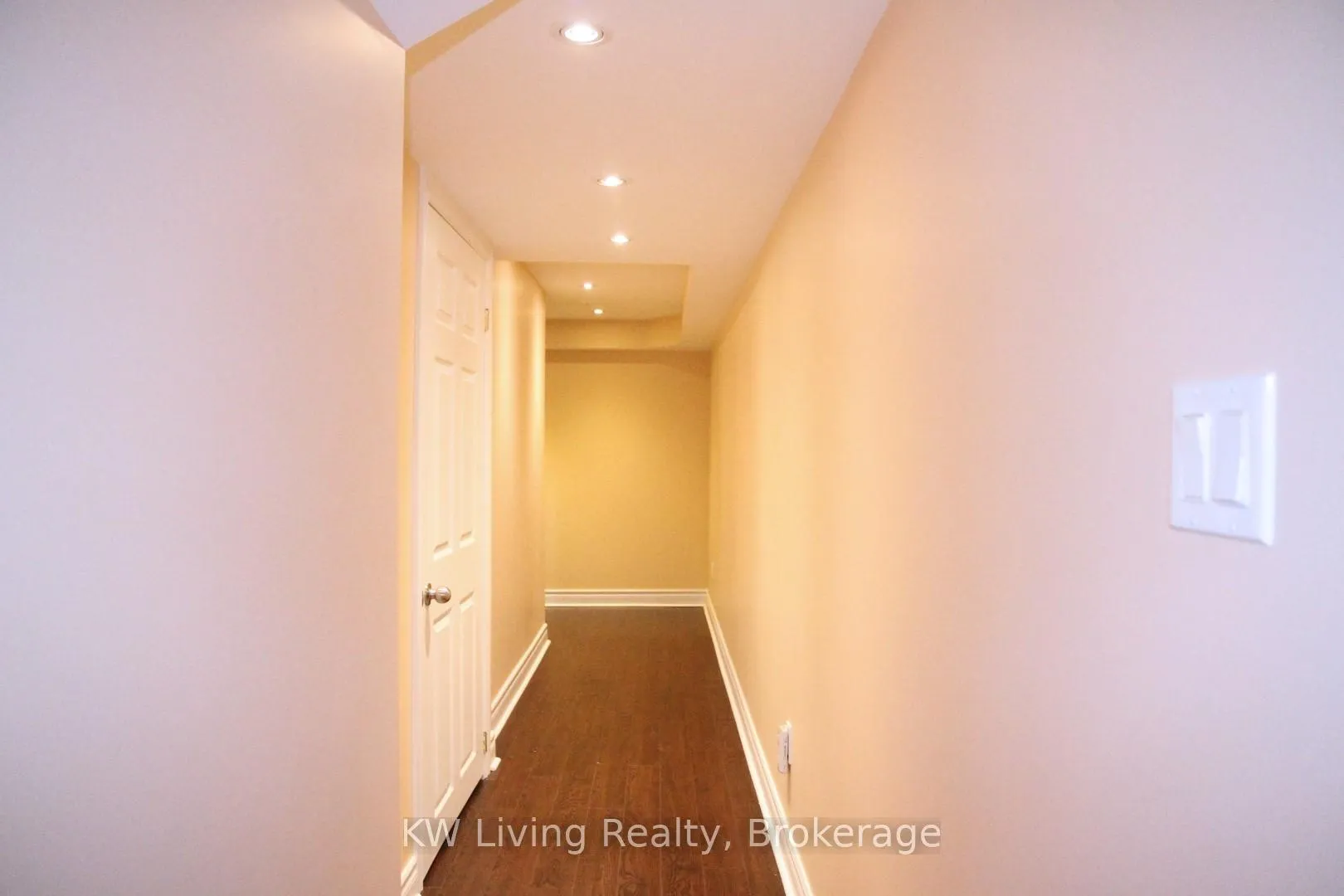 Photo 5 of Unit Bsmt, 62 Jackson Eli Way, Markham, Cedarwood — HOMEH