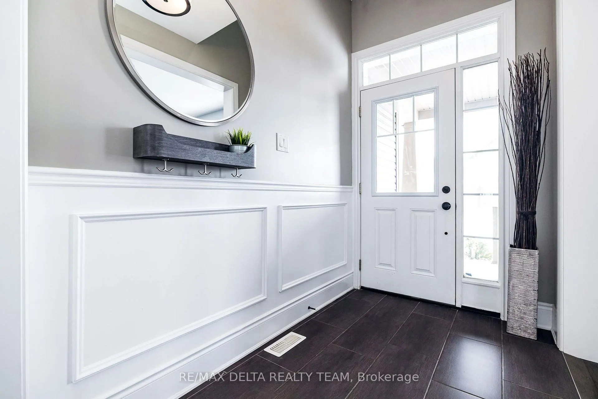 Photo 3 of 199 Bartonia Circle, Ottawa, Avalon West — HOMEH