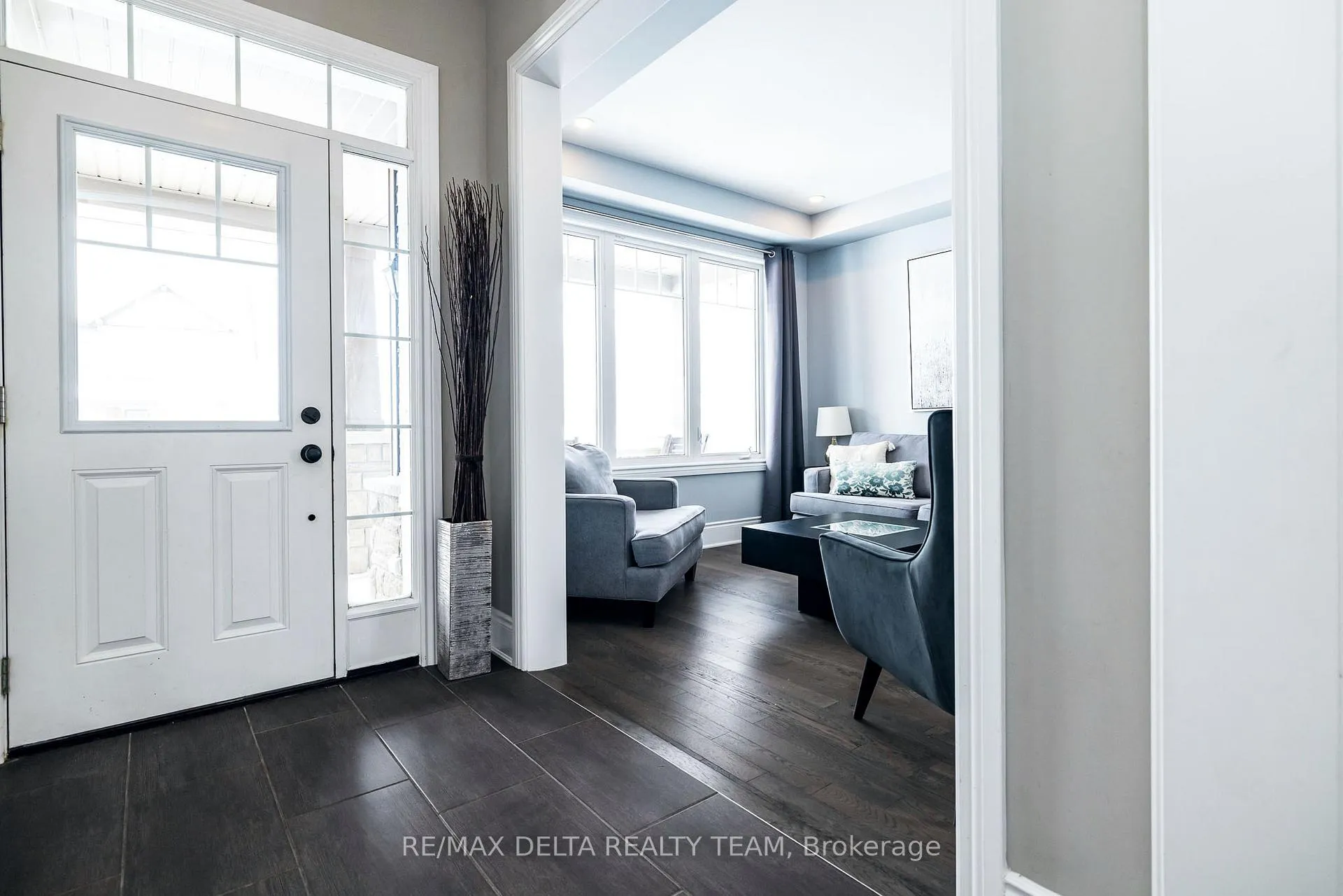 Photo 4 of 199 Bartonia Circle, Ottawa, Avalon West — HOMEH