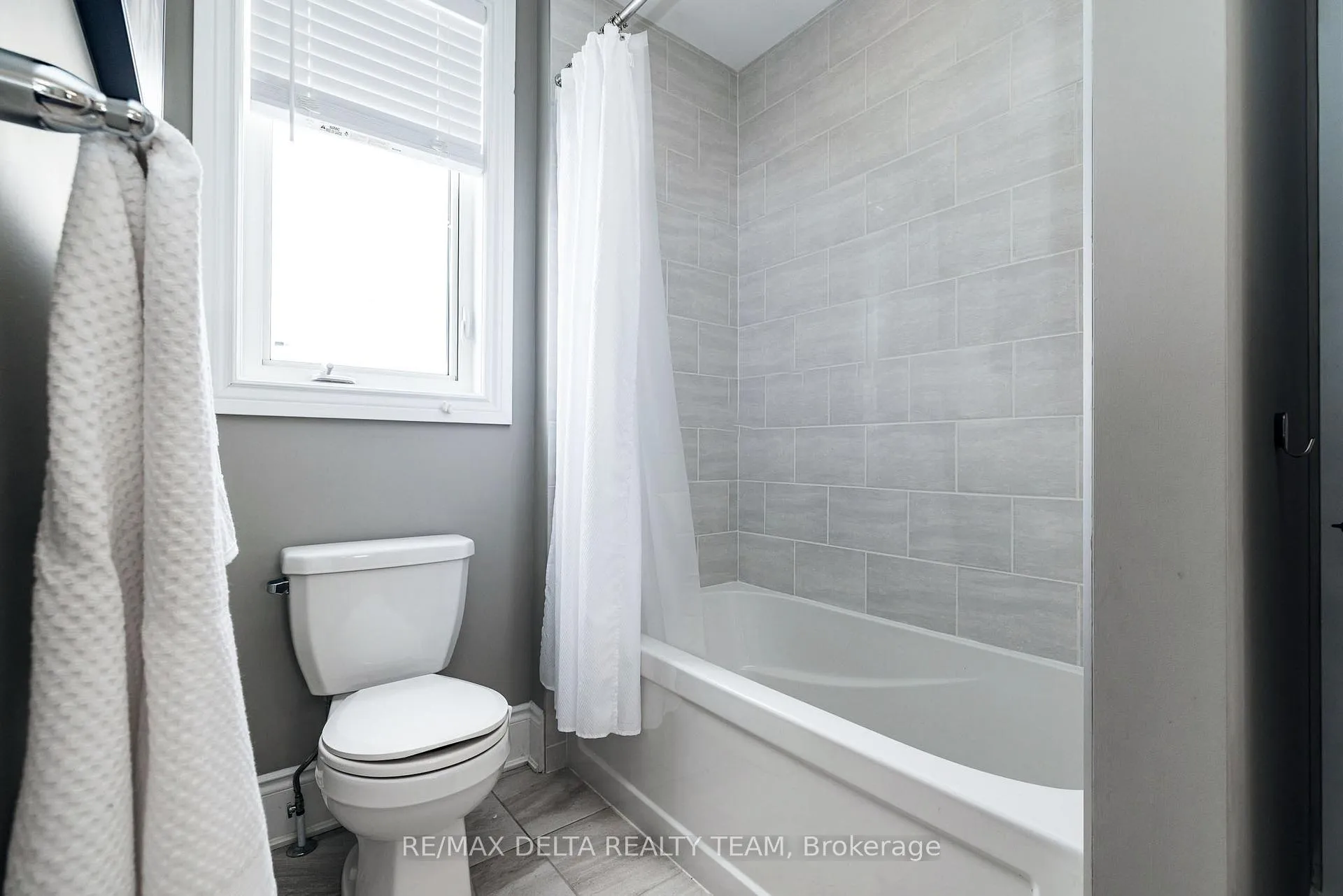 Photo 31 of 199 Bartonia Circle, Ottawa, Avalon West — HOMEH