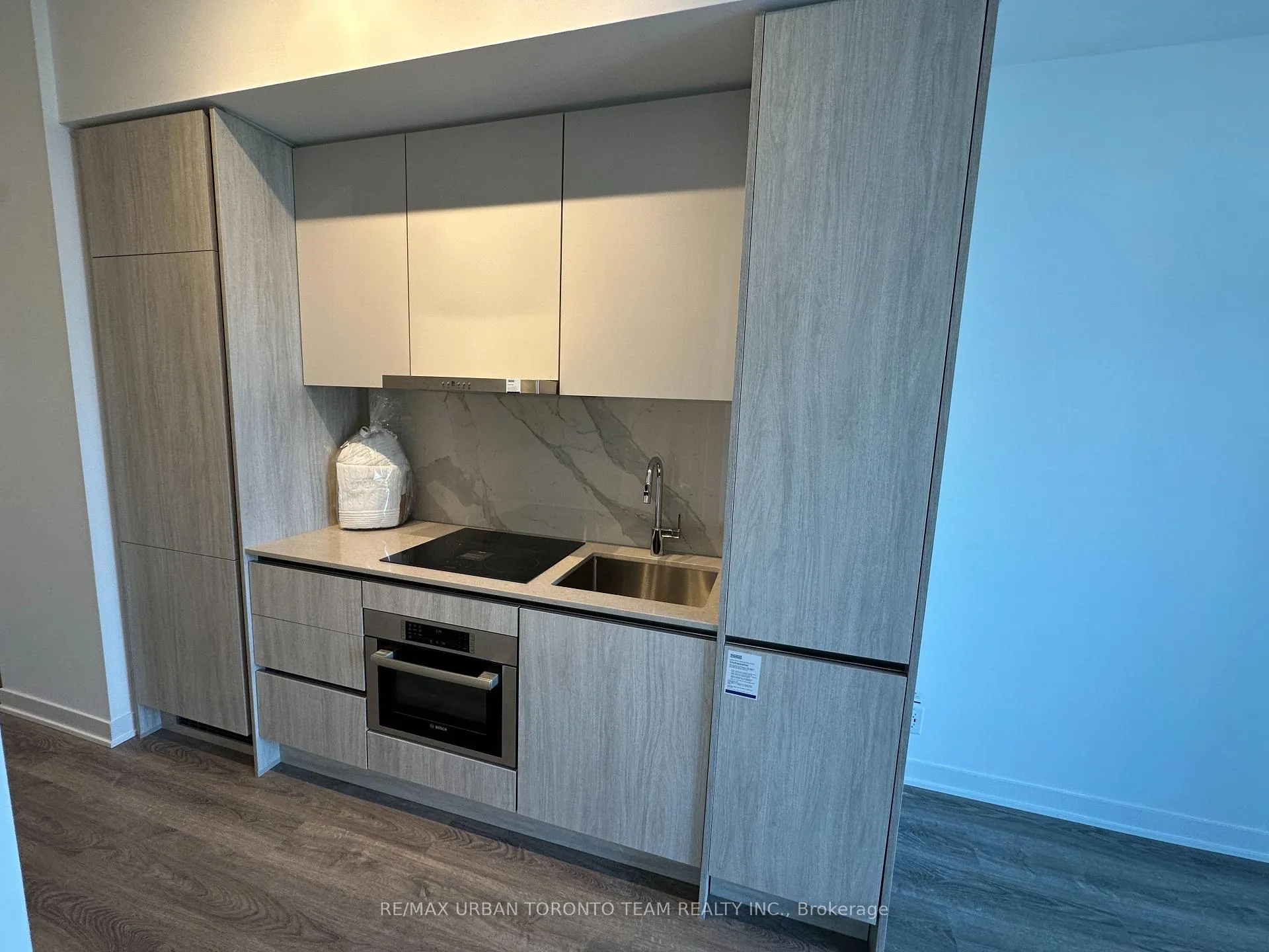 Photo 4 of Unit 2502, 180 Front Street E, Toronto, Moss Park — HOMEH