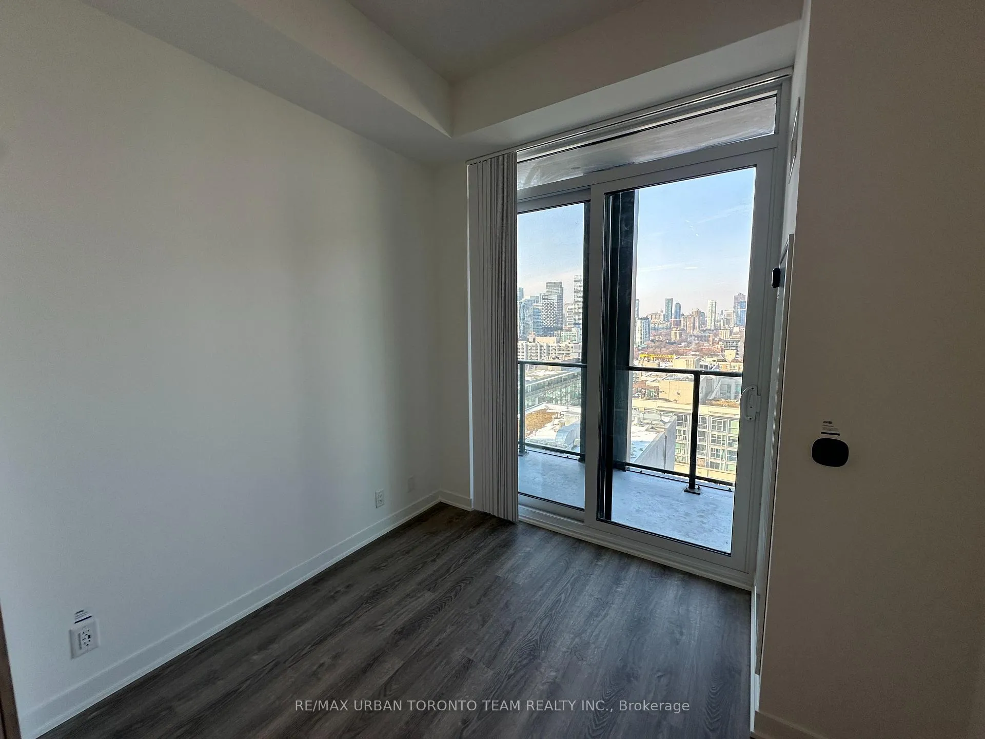Photo 5 of Unit 2502, 180 Front Street E, Toronto, Moss Park — HOMEH