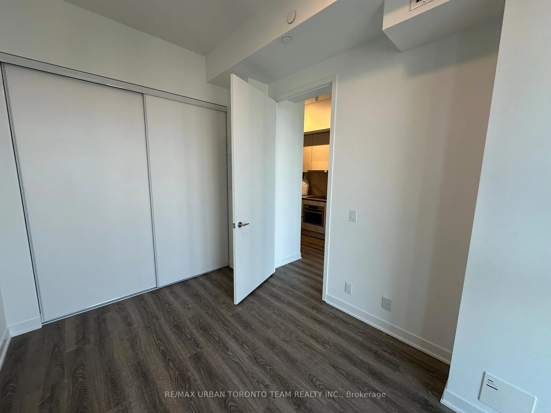 Photo 7 of Unit 2502, 180 Front Street E, Toronto, Moss Park — HOMEH