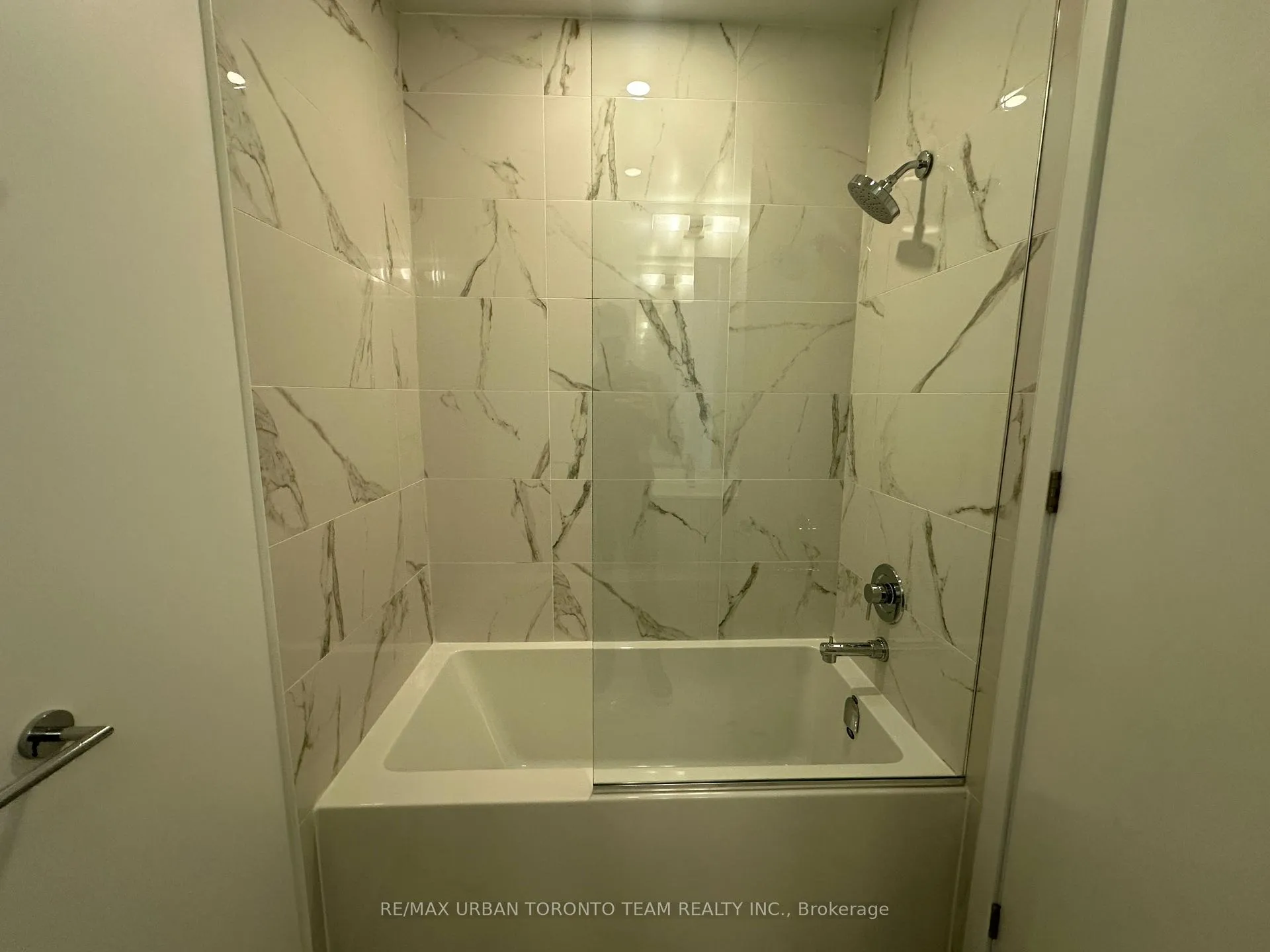 Photo 12 of Unit 2502, 180 Front Street E, Toronto, Moss Park — HOMEH