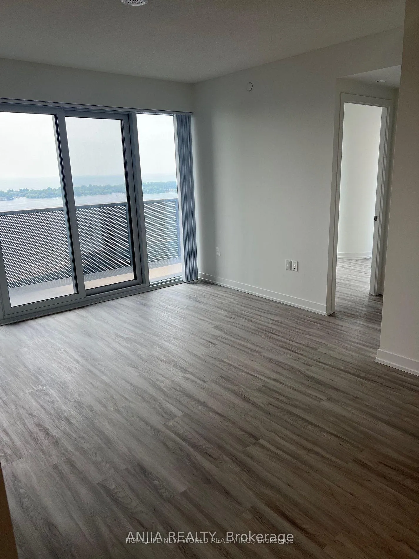 Photo 6 of Unit 4211, 55 Cooper Street, Toronto, Waterfront Communities — HOMEH