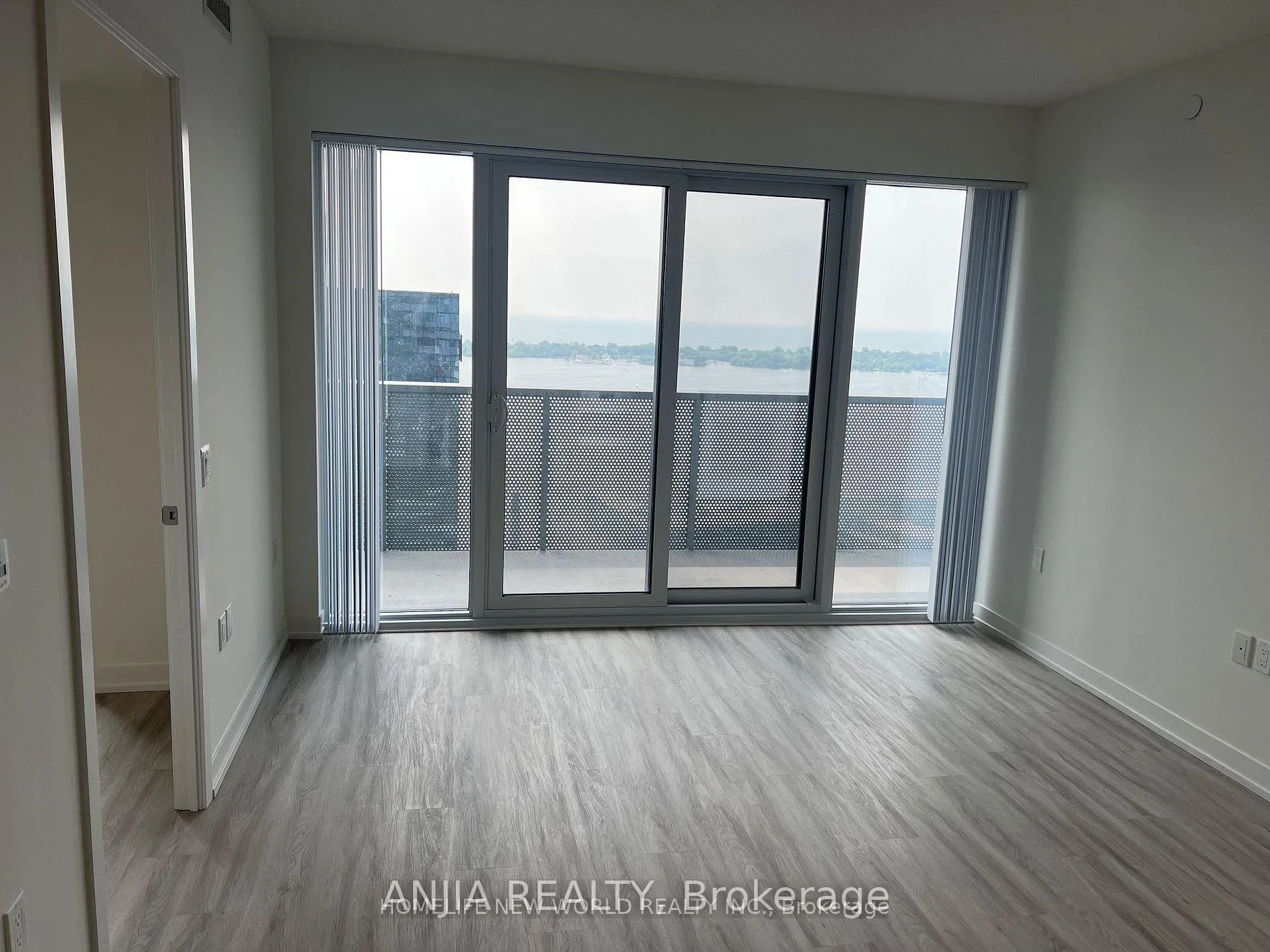 Photo 7 of Unit 4211, 55 Cooper Street, Toronto, Waterfront Communities — HOMEH