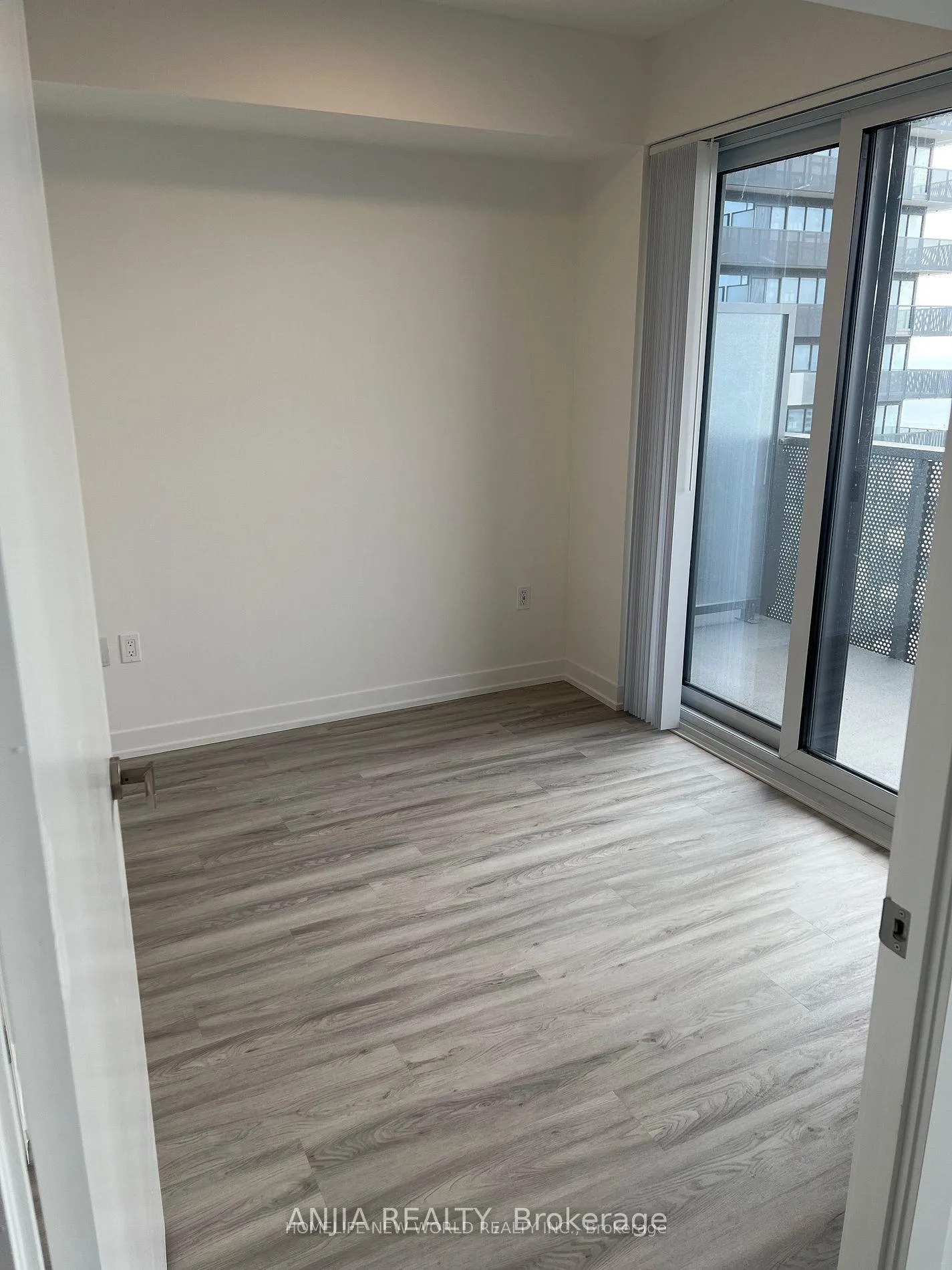 Photo 9 of Unit 4211, 55 Cooper Street, Toronto, Waterfront Communities — HOMEH