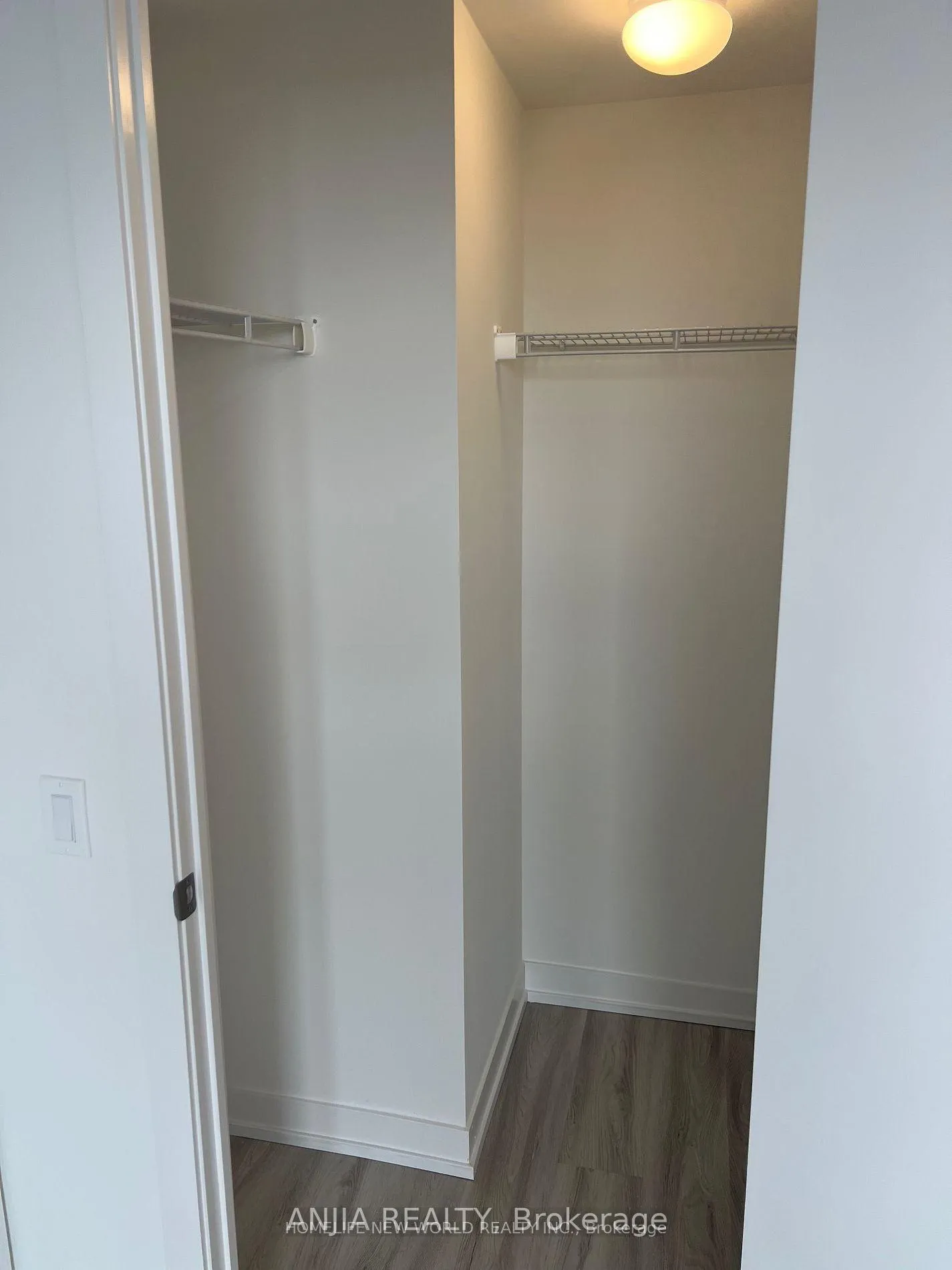 Photo 10 of Unit 4211, 55 Cooper Street, Toronto, Waterfront Communities — HOMEH