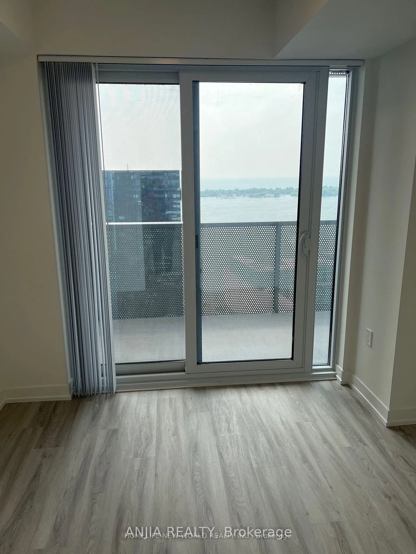 Photo 12 of Unit 4211, 55 Cooper Street, Toronto, Waterfront Communities — HOMEH