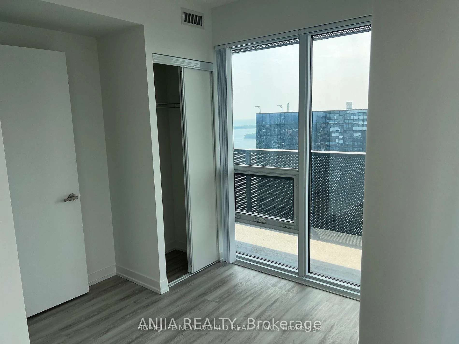 Photo 18 of Unit 4211, 55 Cooper Street, Toronto, Waterfront Communities — HOMEH