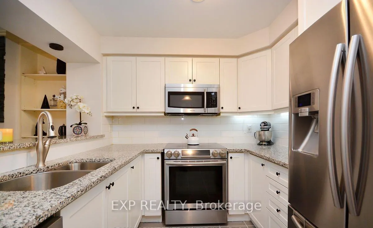 Photo 10 of 13 Colonel Frank Ching Crescent, Brampton, Fletcher's West — HOMEH