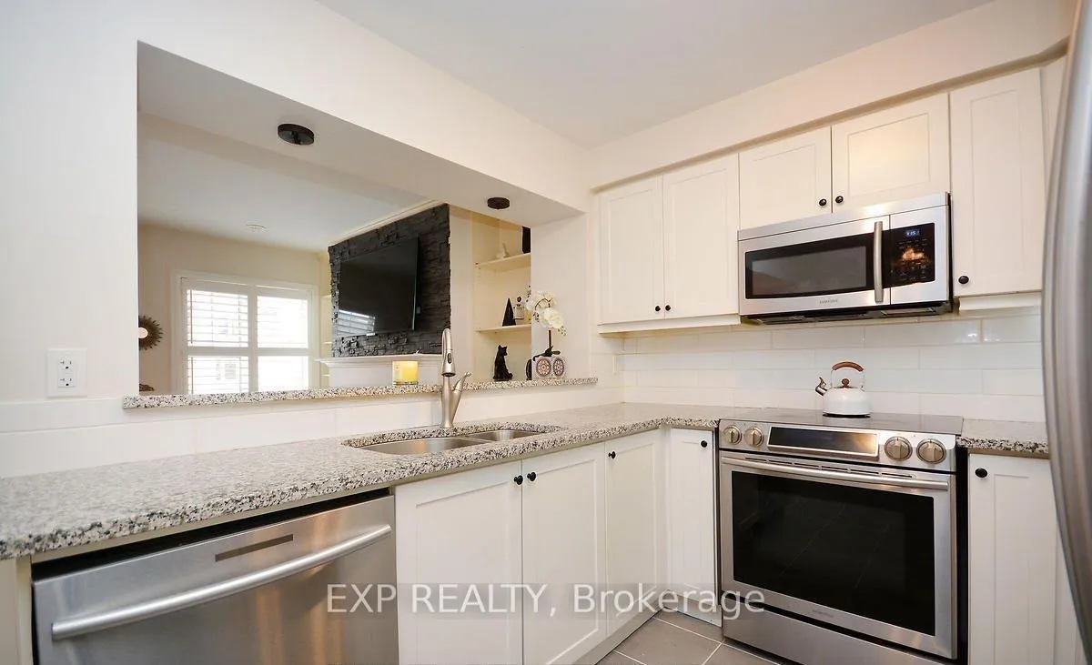 Photo 11 of 13 Colonel Frank Ching Crescent, Brampton, Fletcher's West — HOMEH